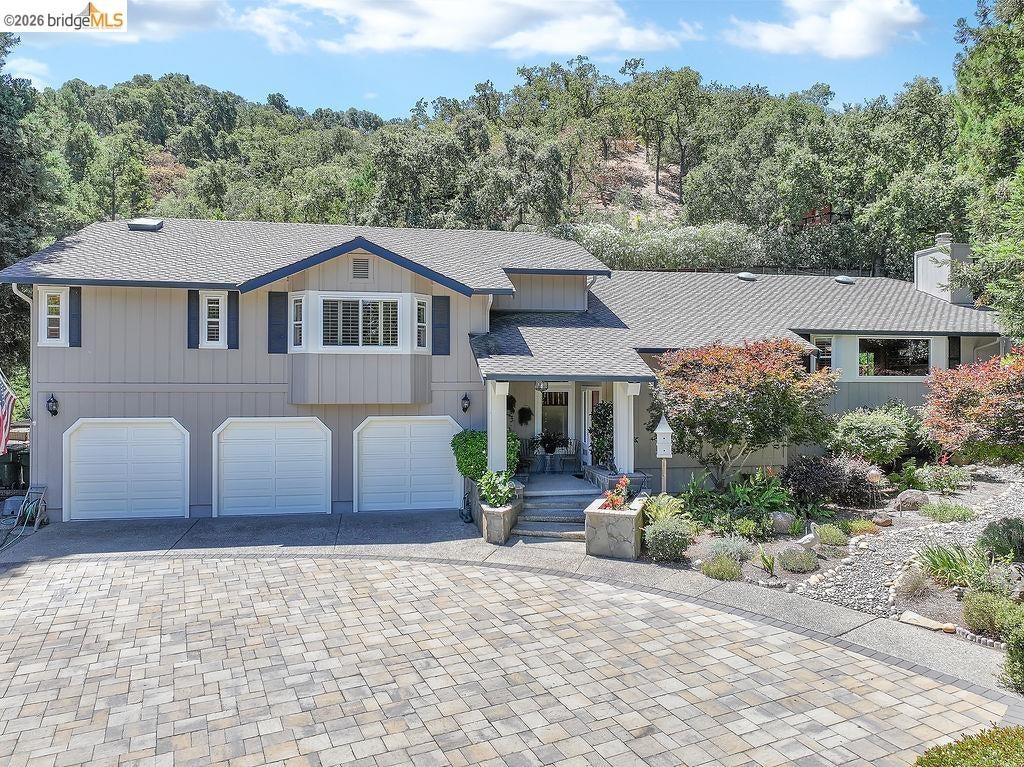 2090 Pebble Dr — photo