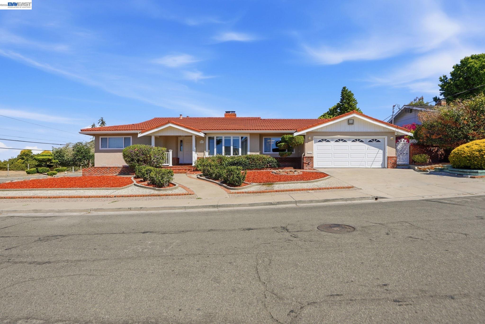 1204 Vistagrand Dr — photo