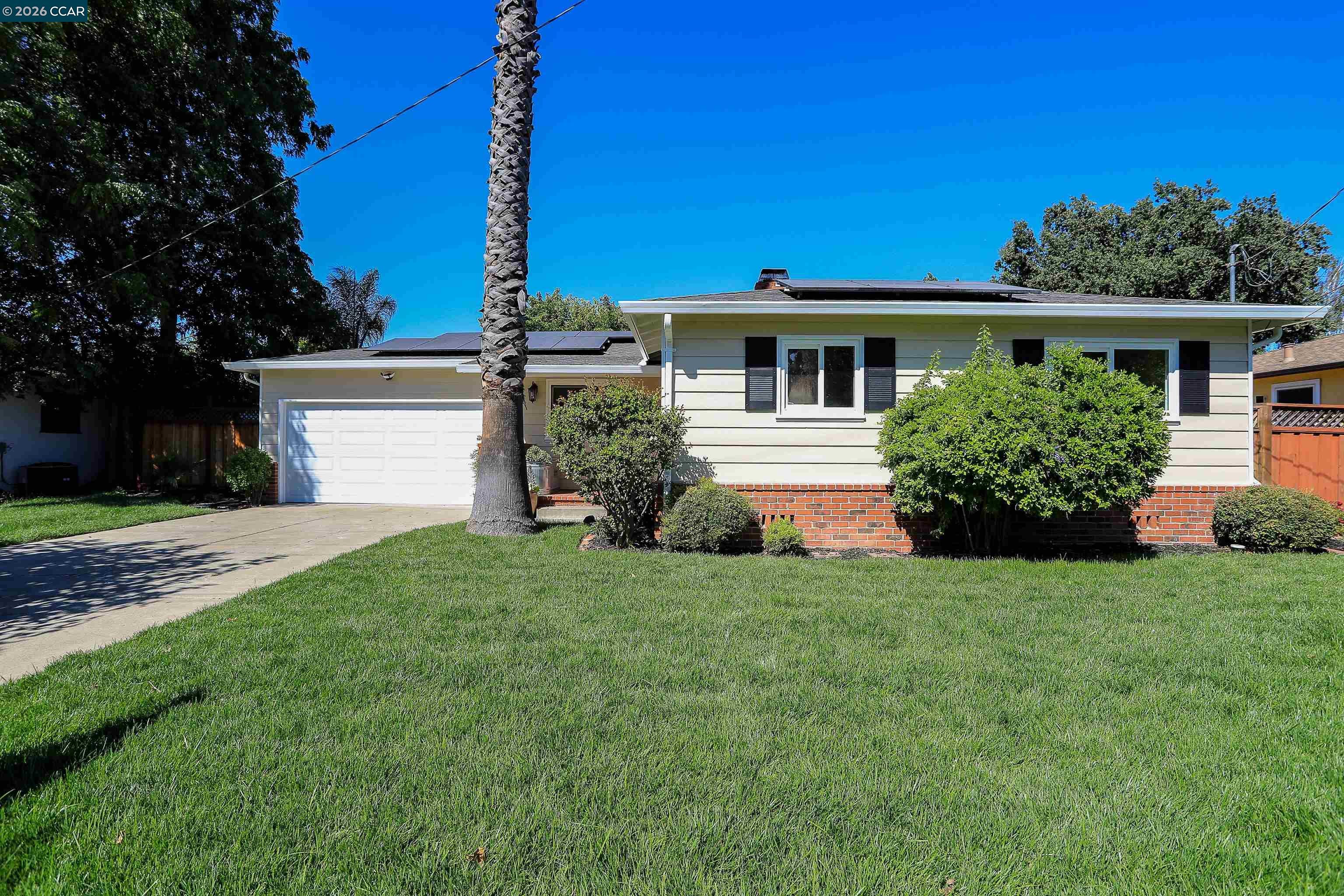 1792 Sharon Dr — photo