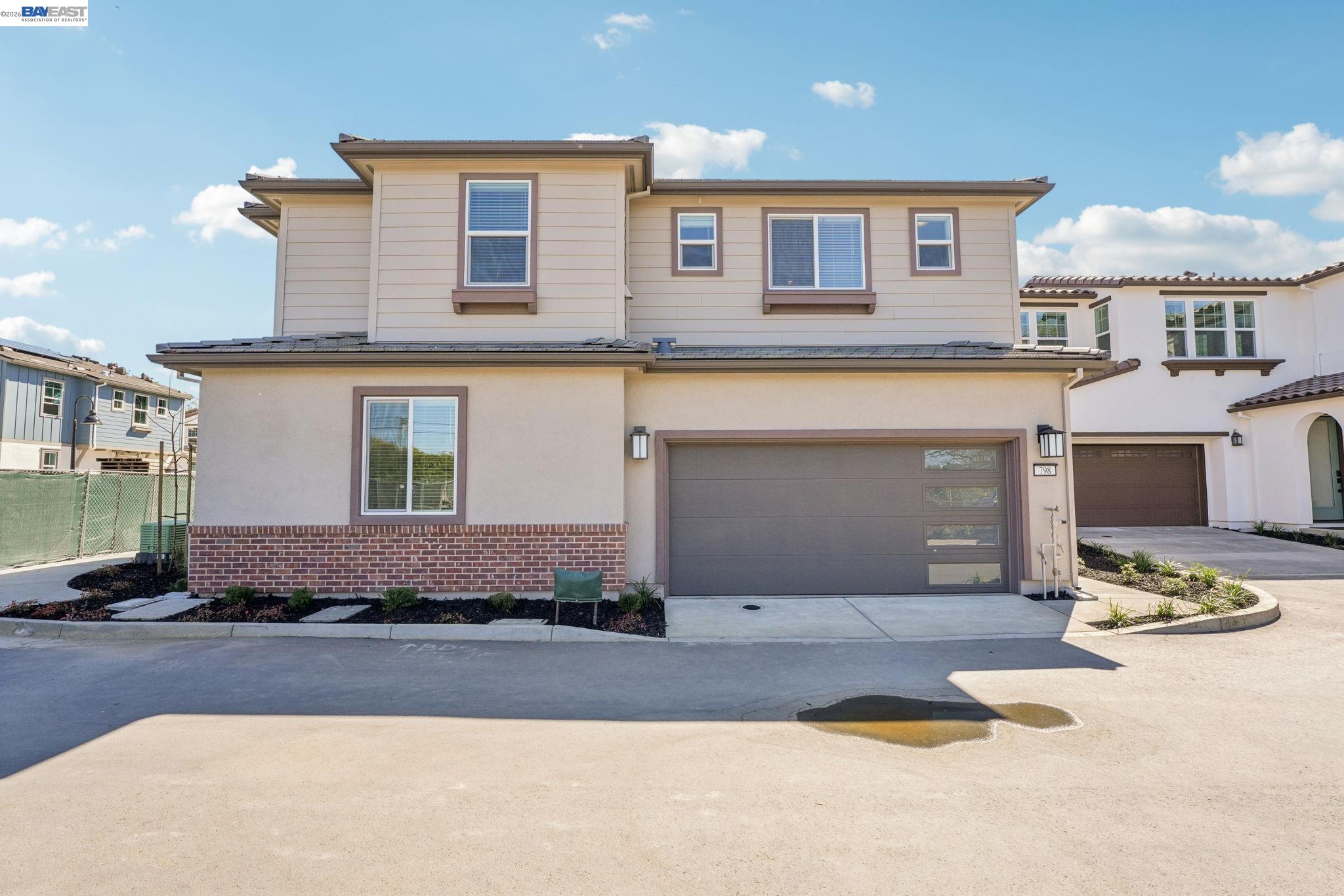798 Abigail Place — photo