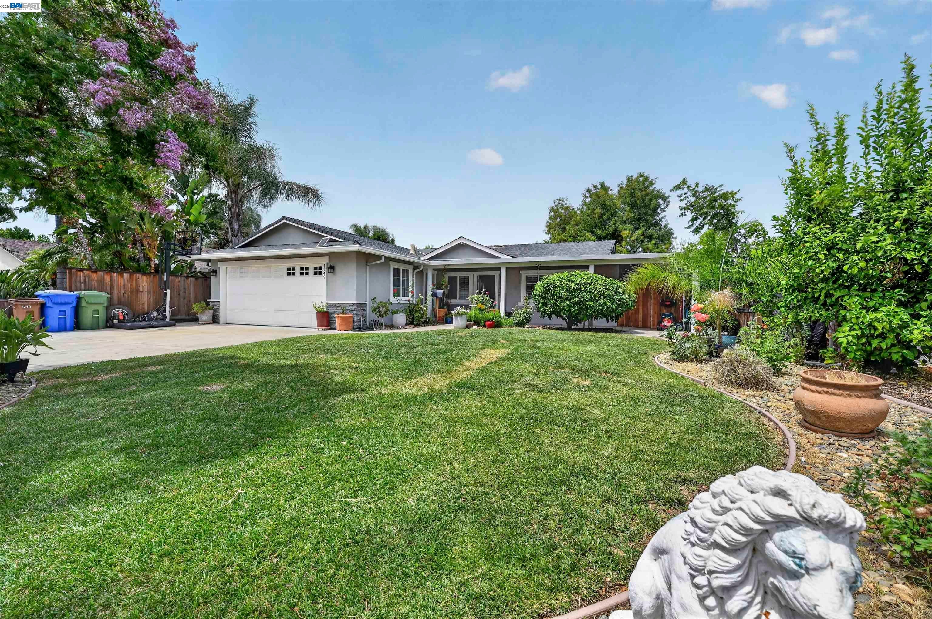 1249 Duffy Way — photo