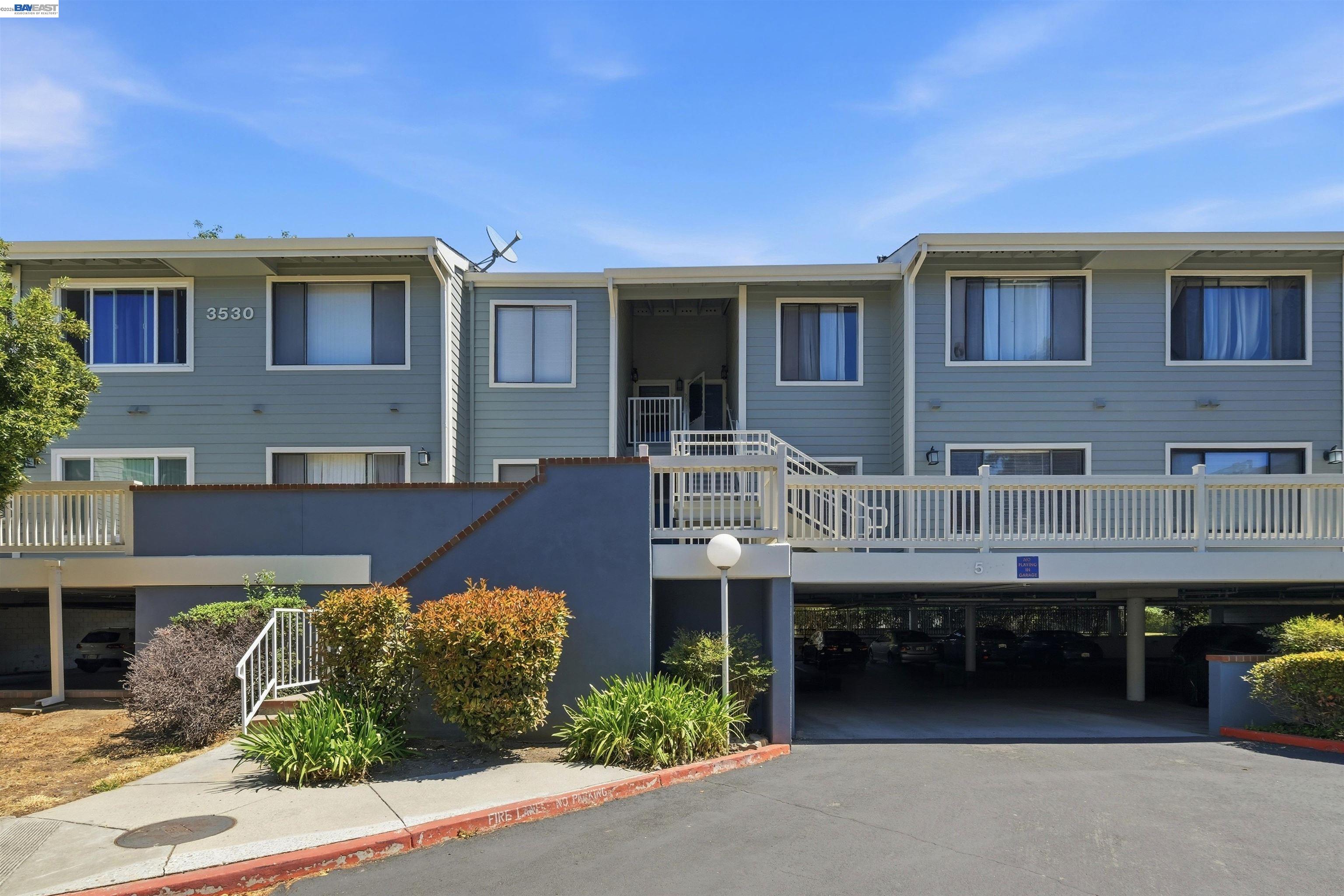 3530 Oakwood Terrace 104 — photo