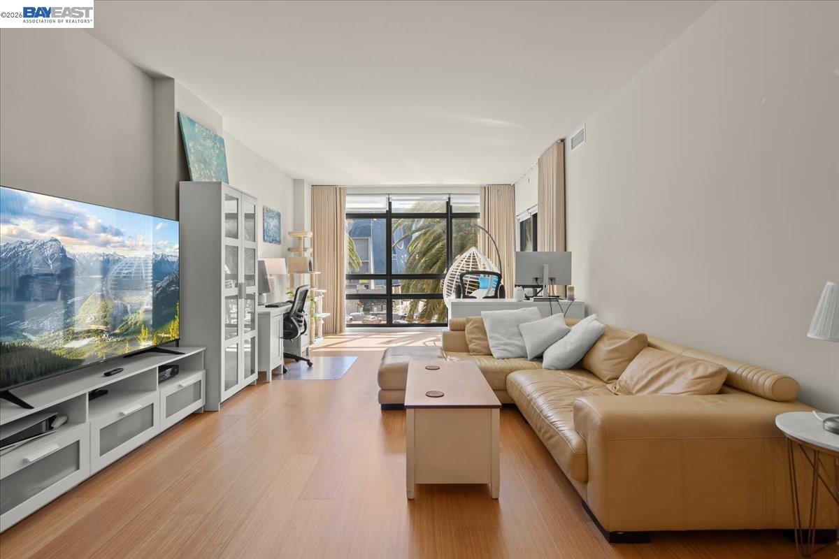 88 E San Fernando St 303 — photo