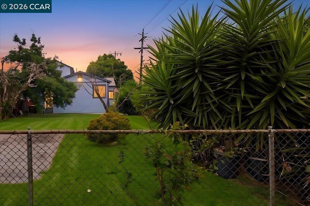 1605 57th Ave — photo