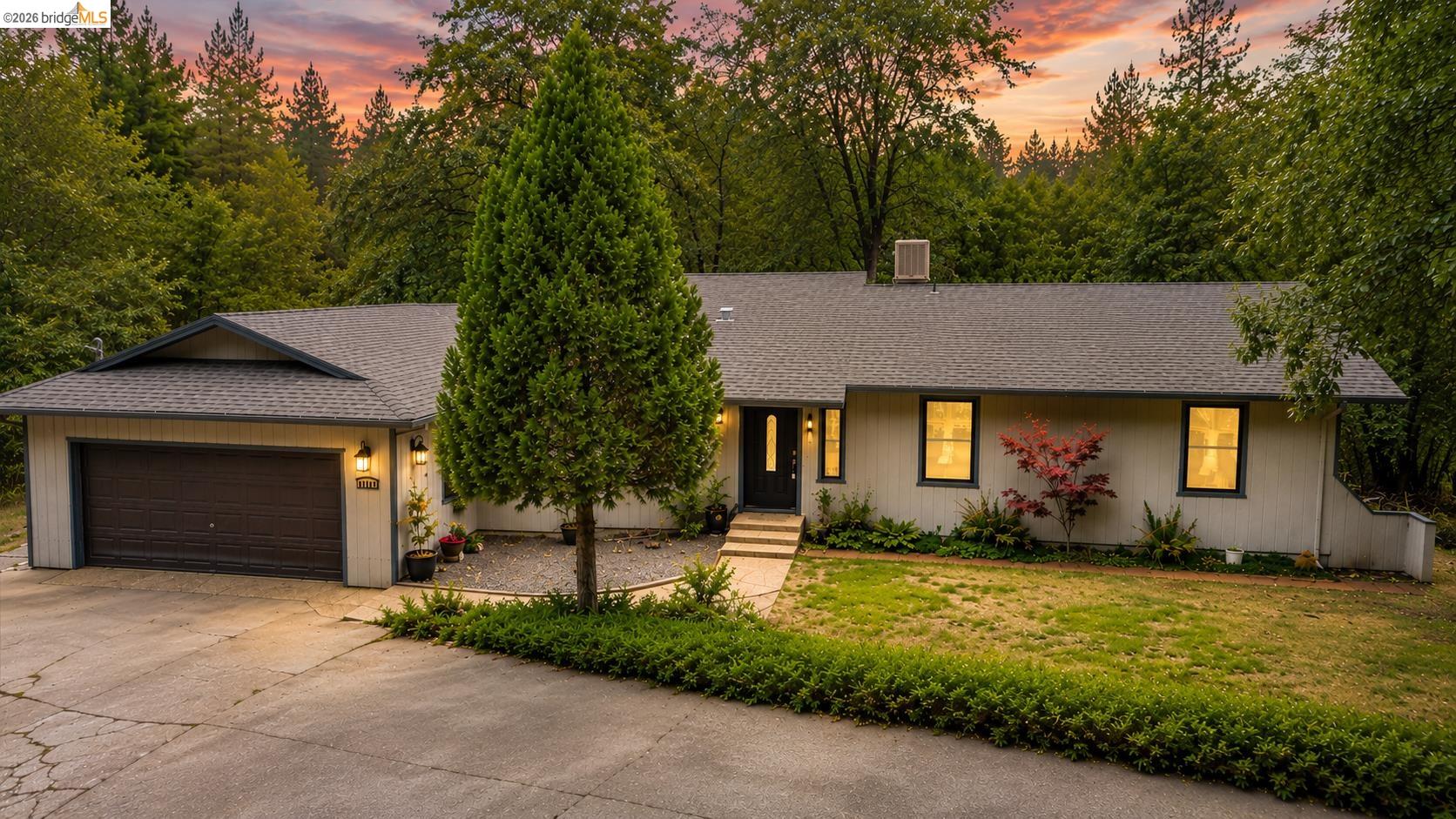 22100 Thunderbolt Dr. — photo
