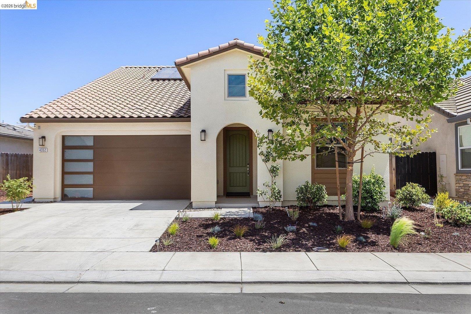 4352 Vanguard Dr — photo
