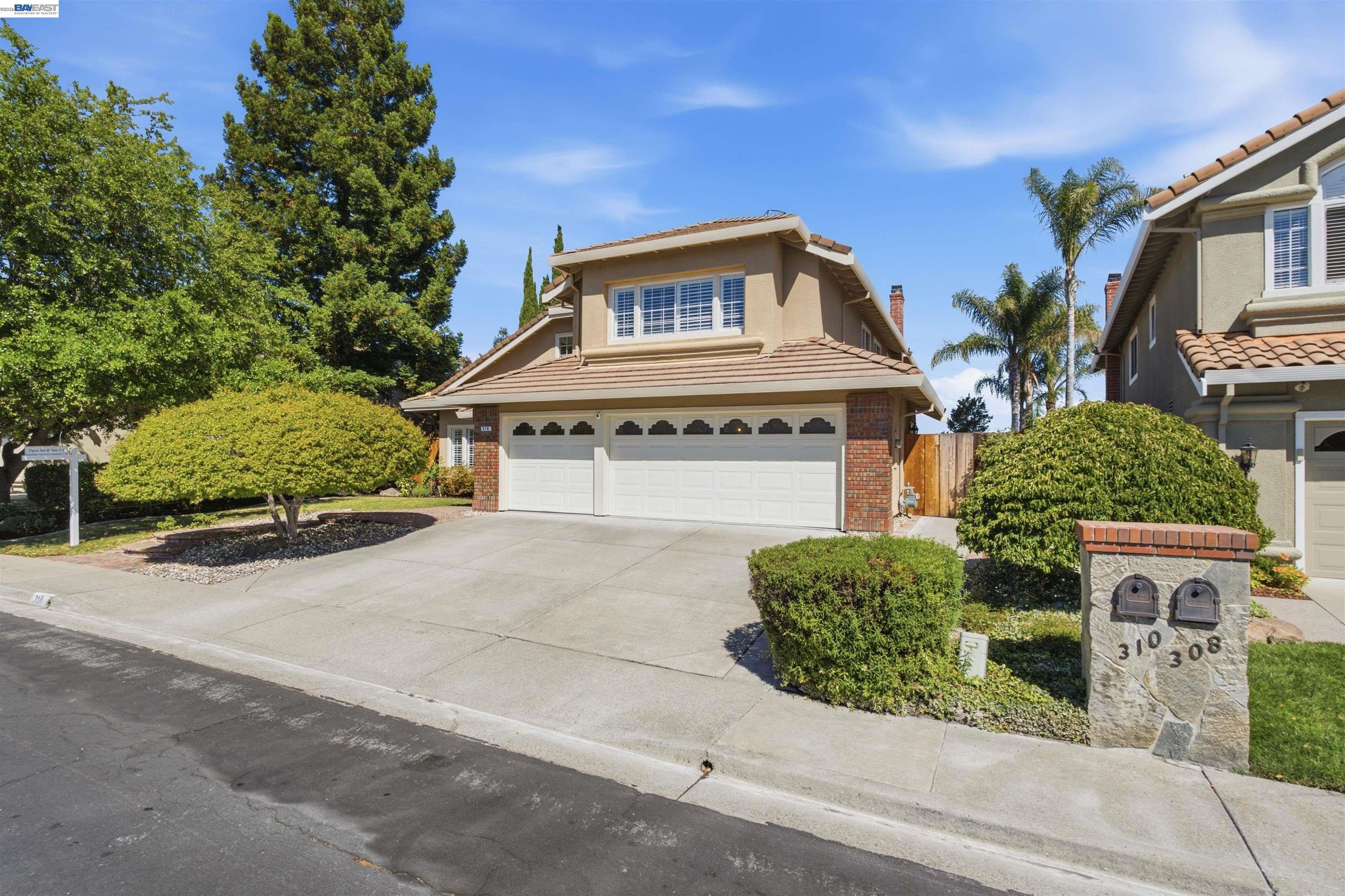310 Sunset Dr — photo