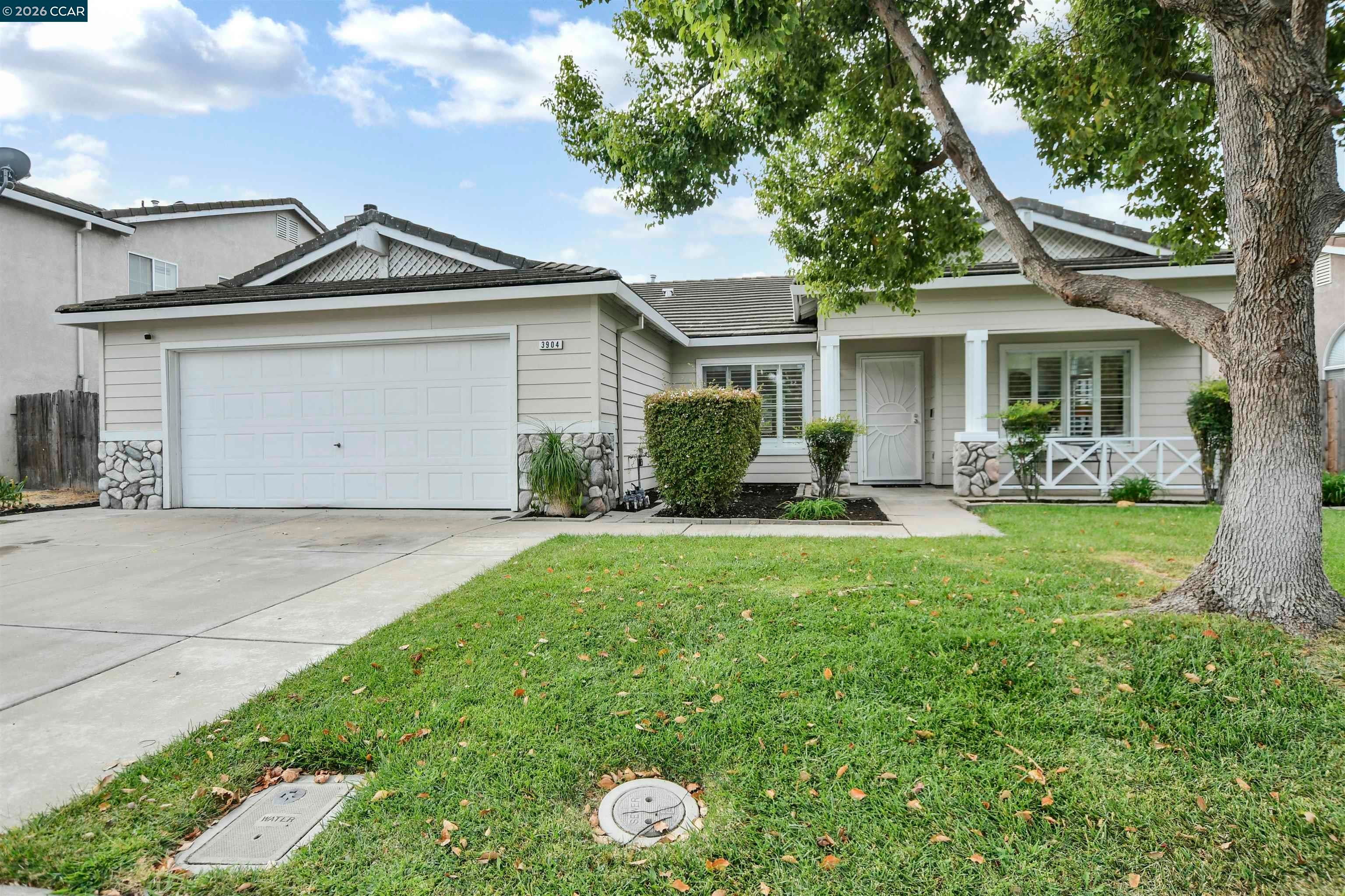 3904 Des Moines Dr — photo