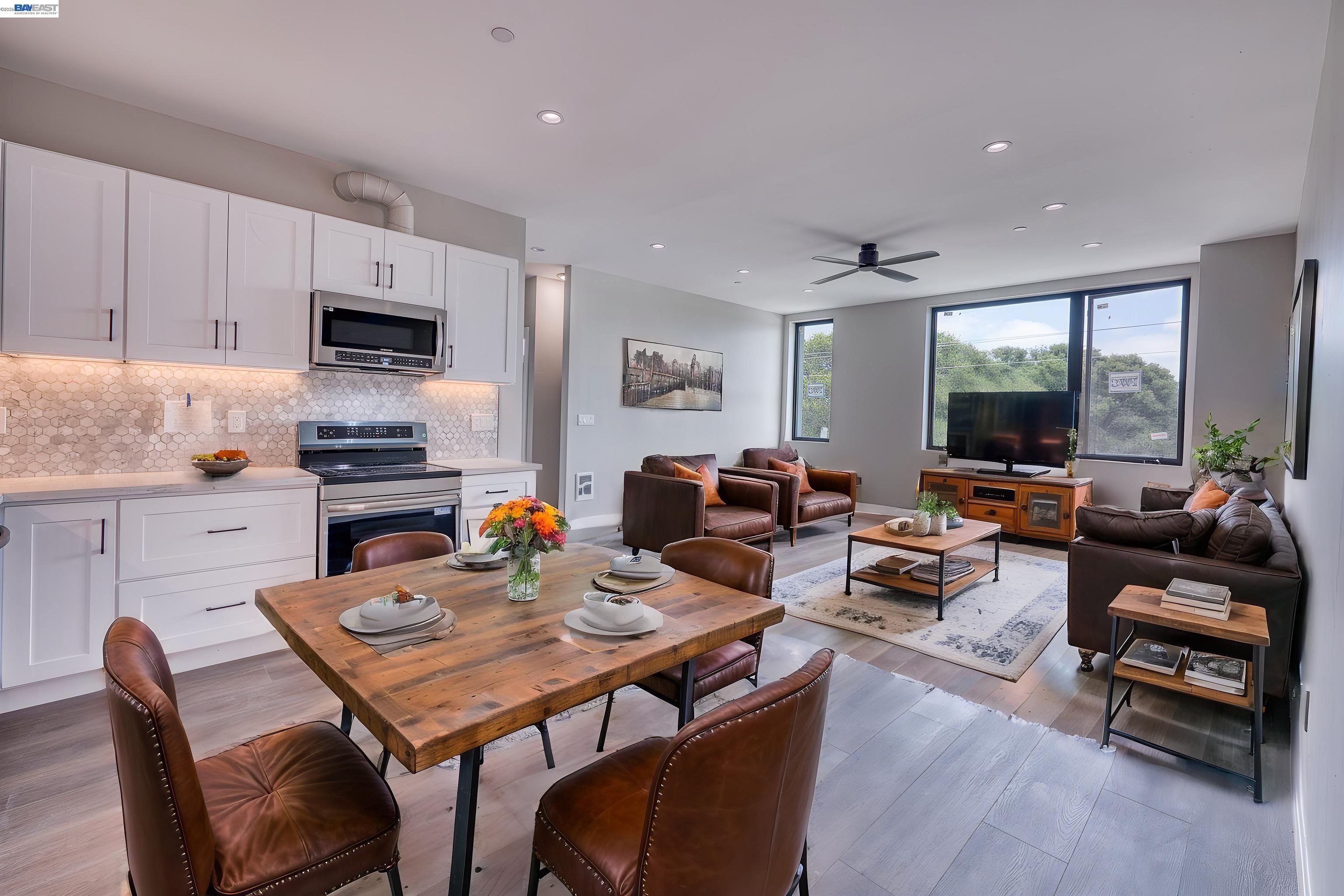4202 Telegraph Ave 204 — photo