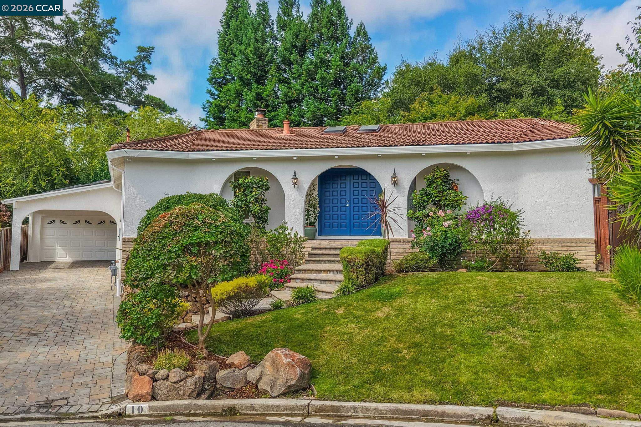 10 Darnby Ct — photo