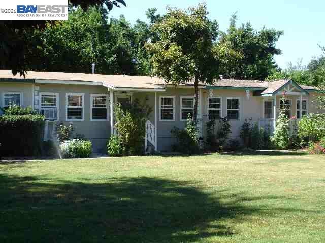 663 Rose Ave 2 — photo
