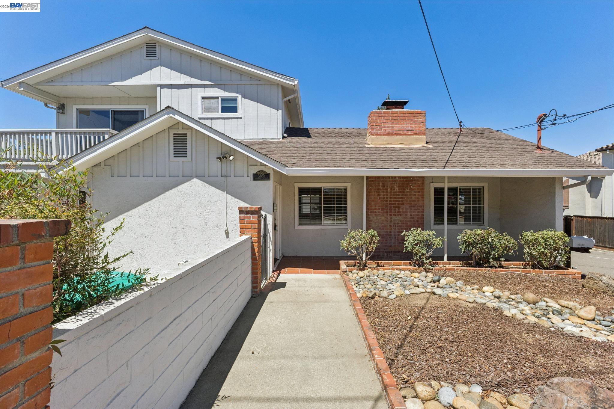 3851 Vineyard Ave — photo