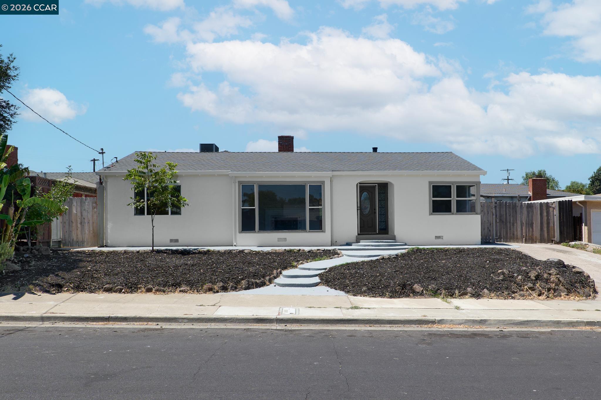 103 Cataline Ave — photo