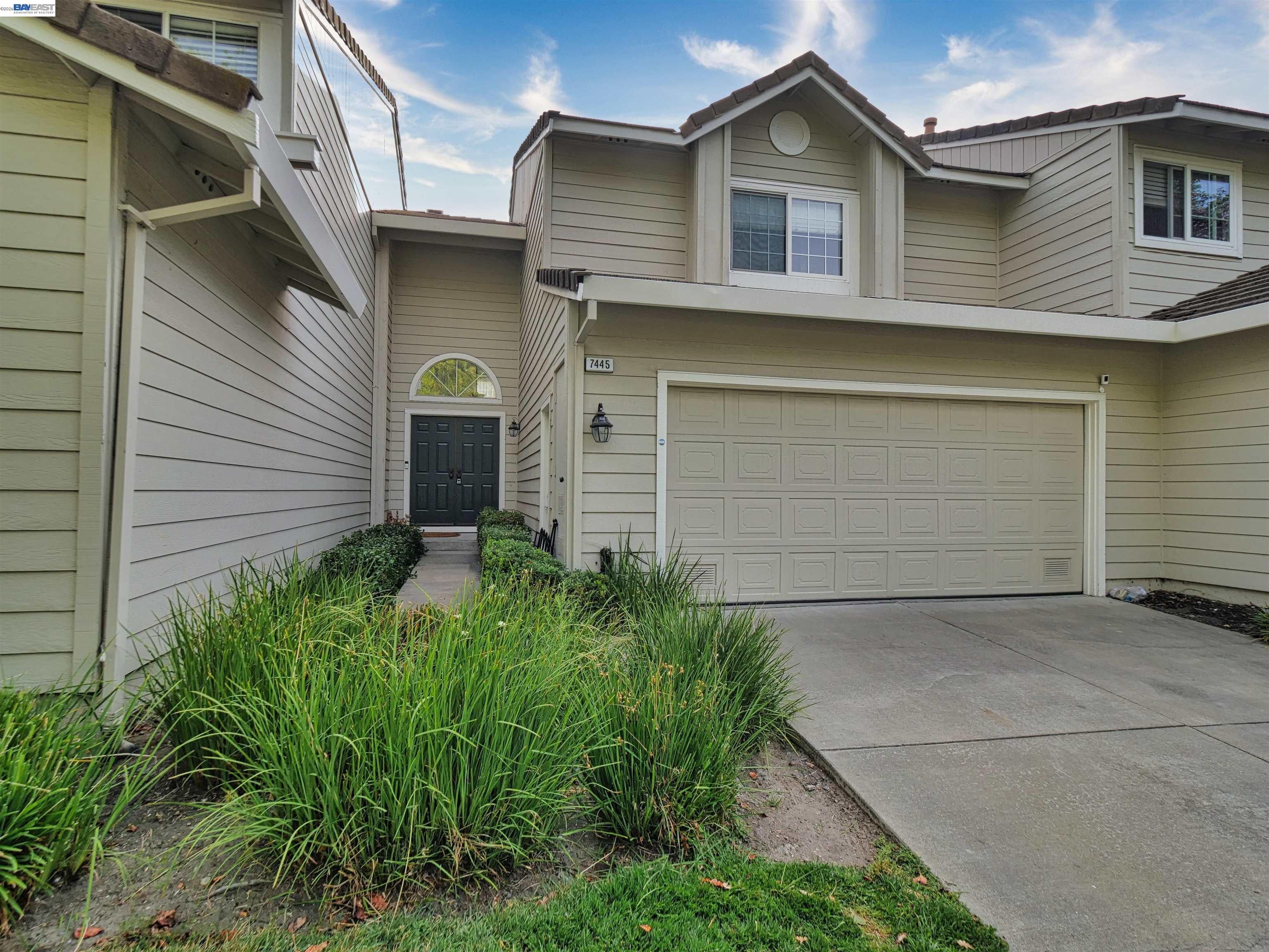 7445 Rolling Hills Cir — photo