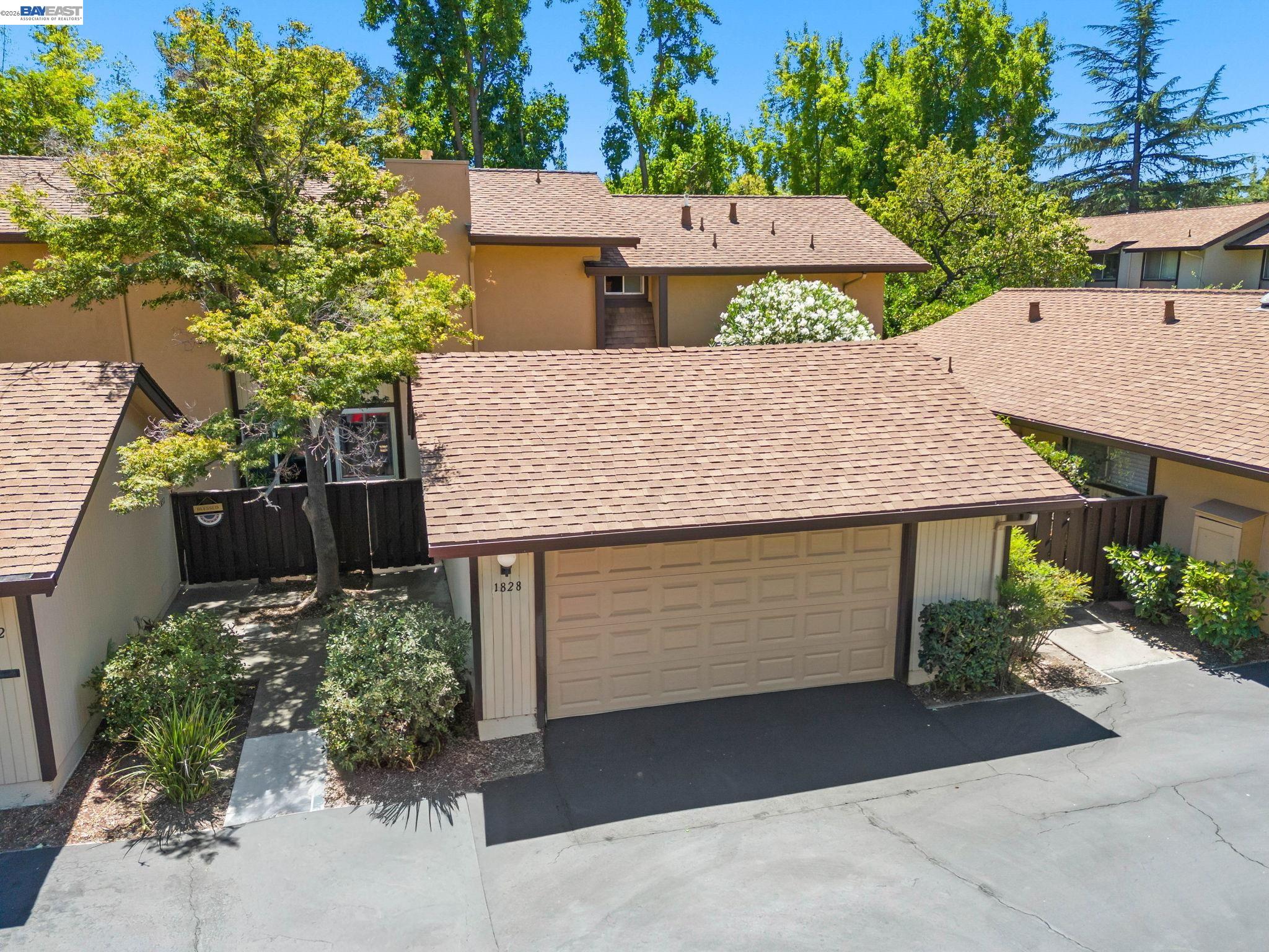 1828 Countrywood Ct — photo