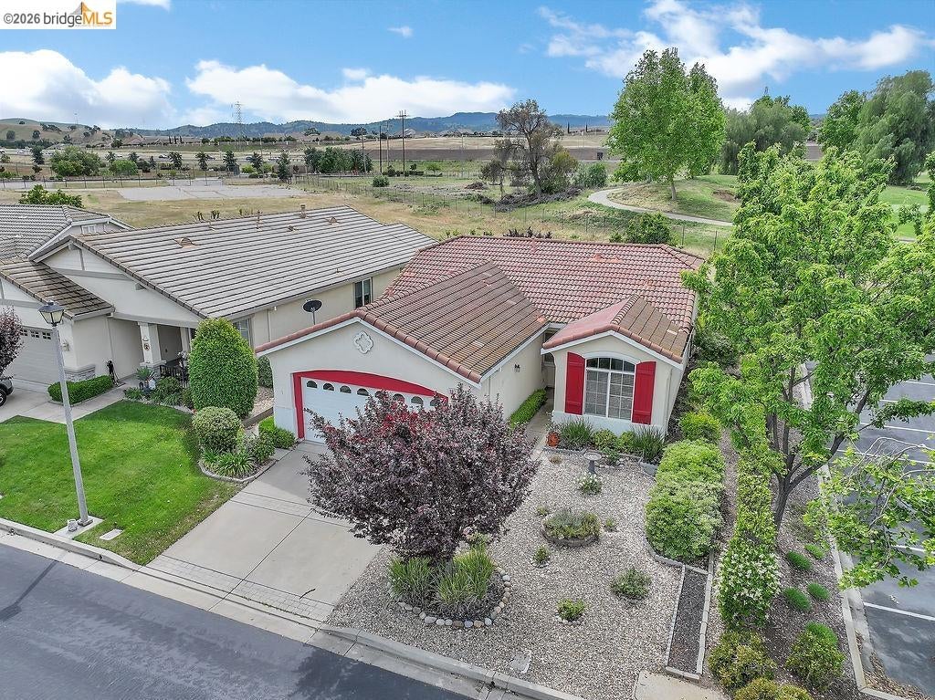 987 Centennial Dr — photo