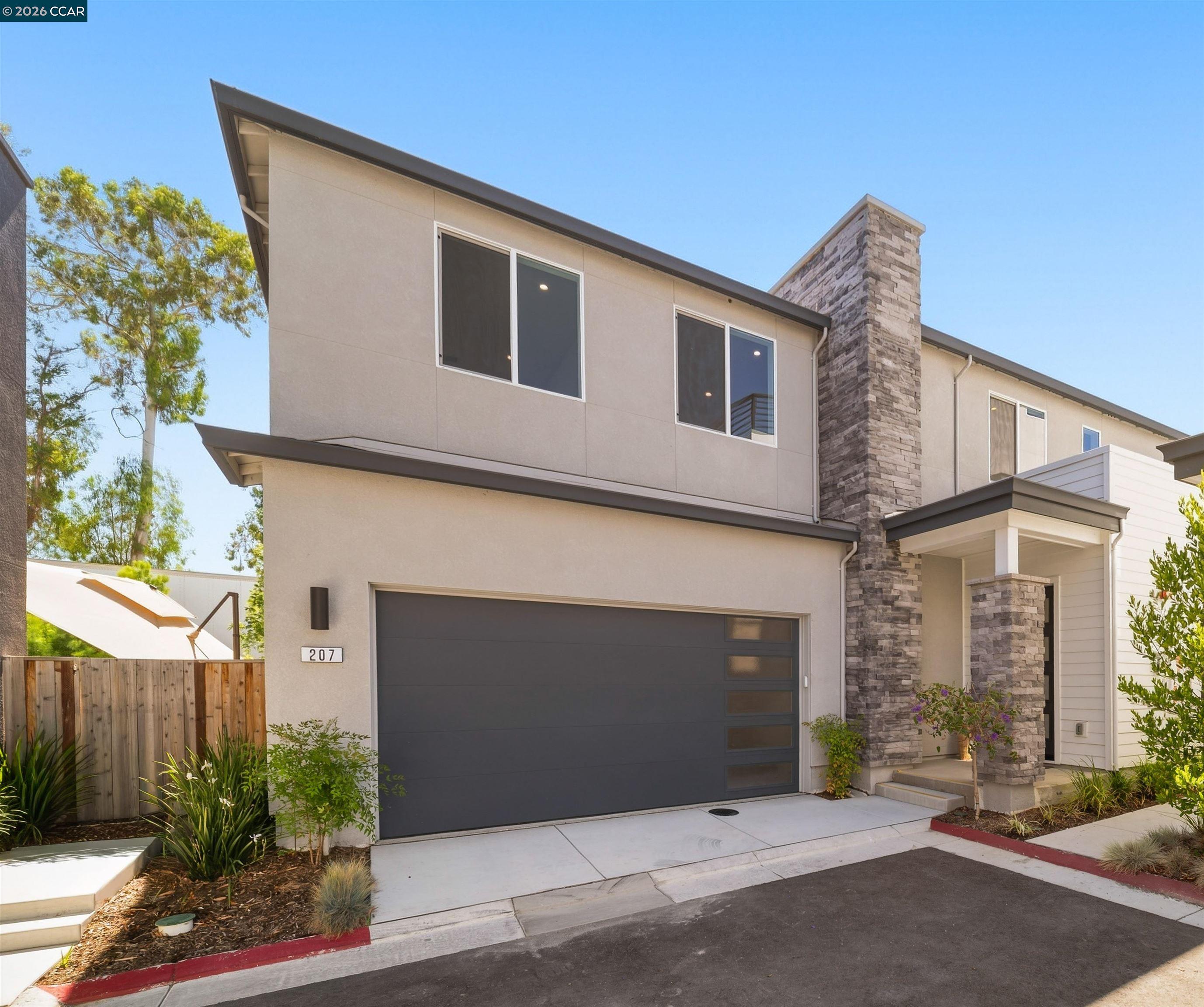 207 Bisque Ct — photo