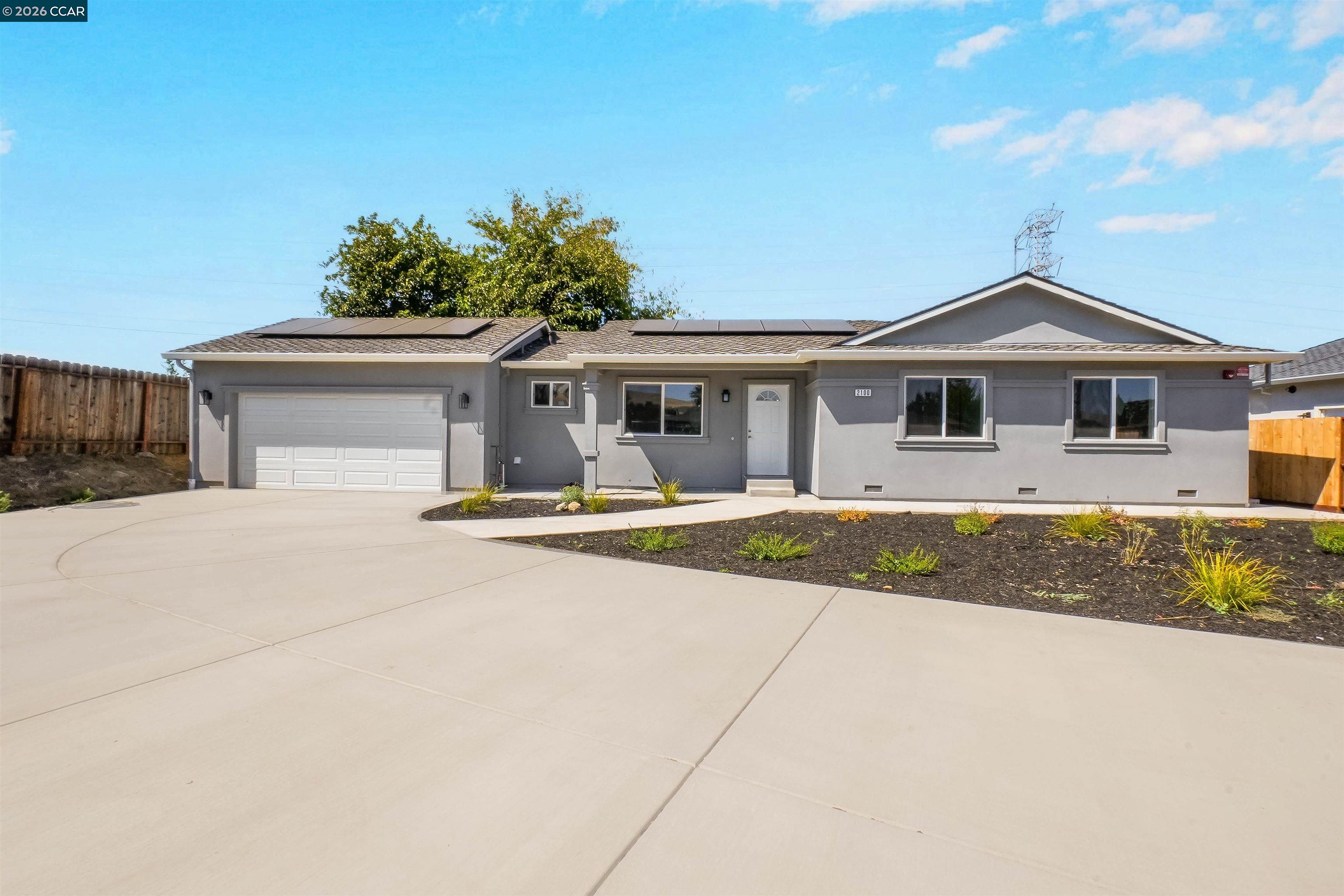 2100 Paige Ct — photo