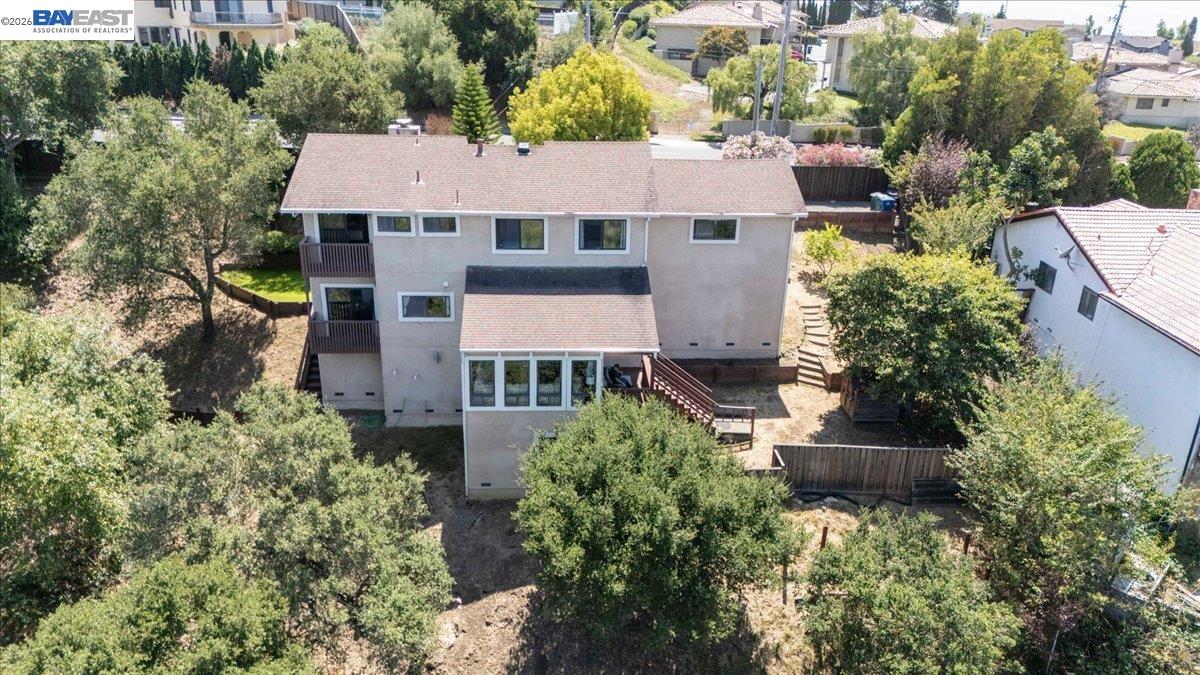27468 Hayward Blvd — photo