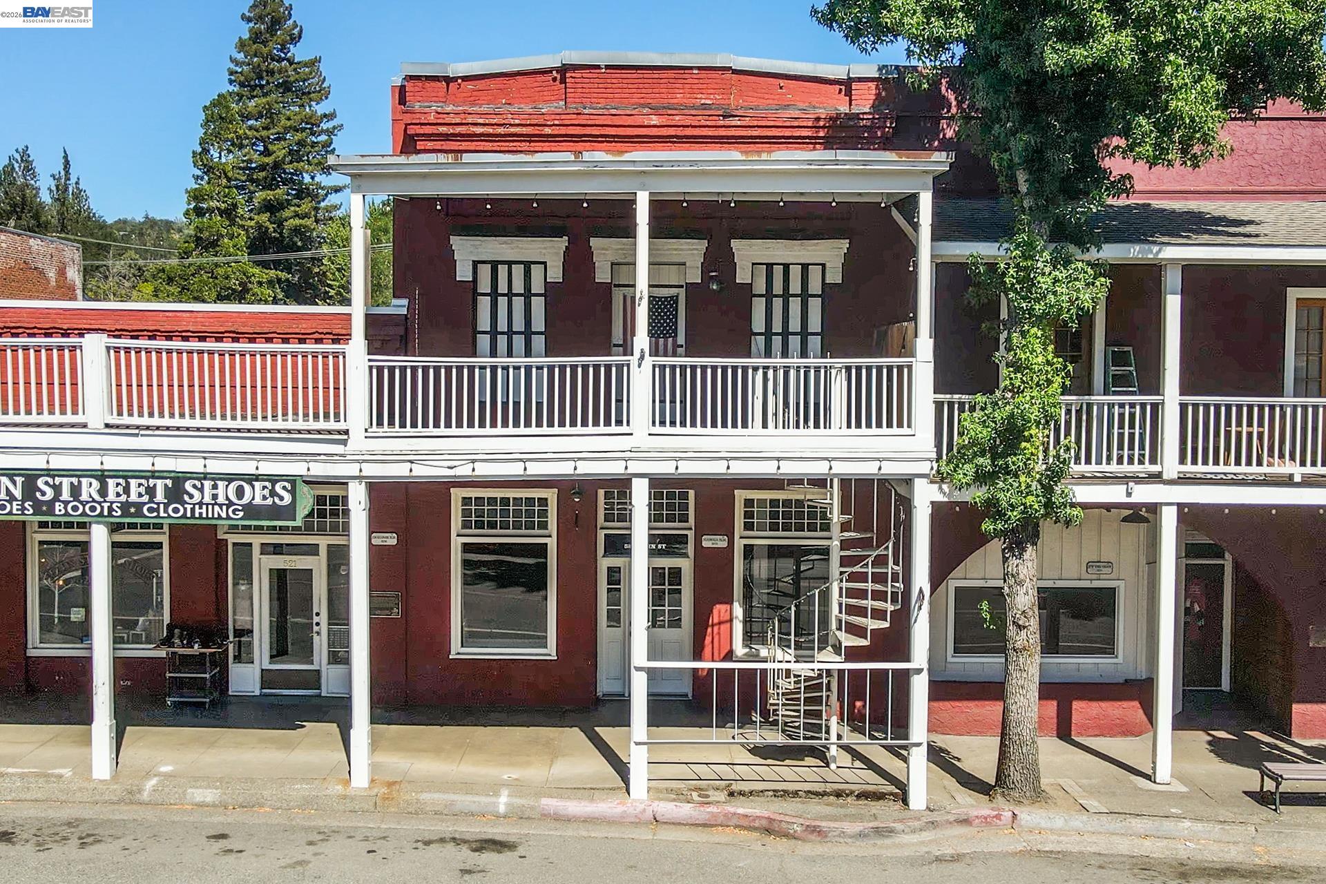 525 Main St. — photo