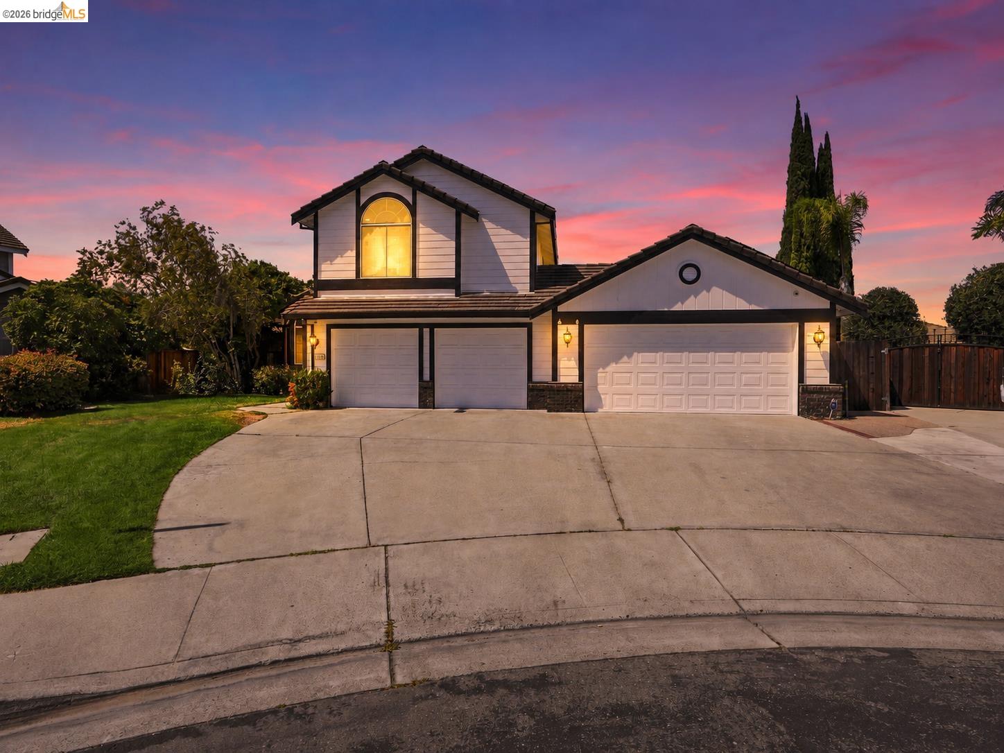 1529 Thistle Court — photo