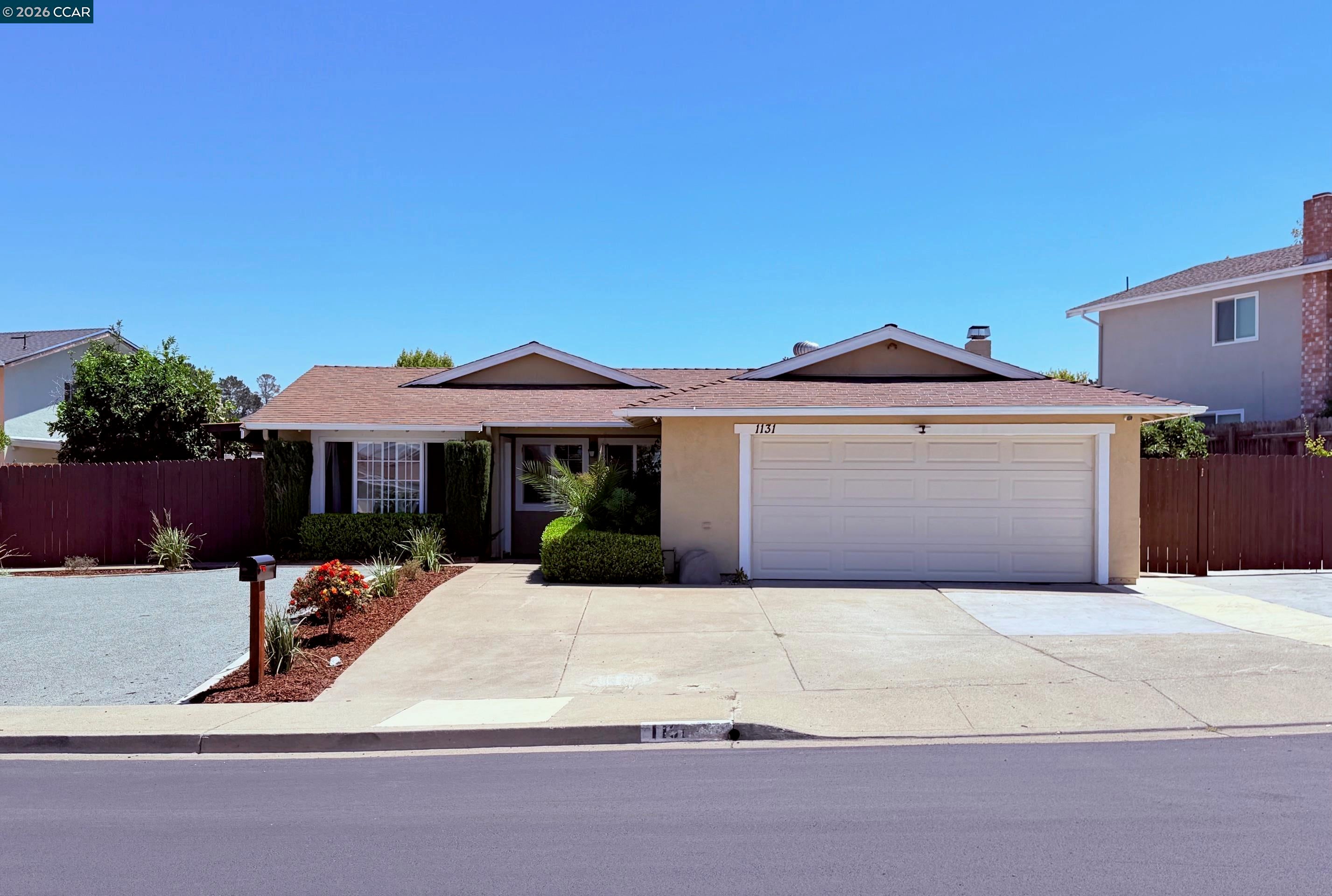 1131 Langlie Ct — photo