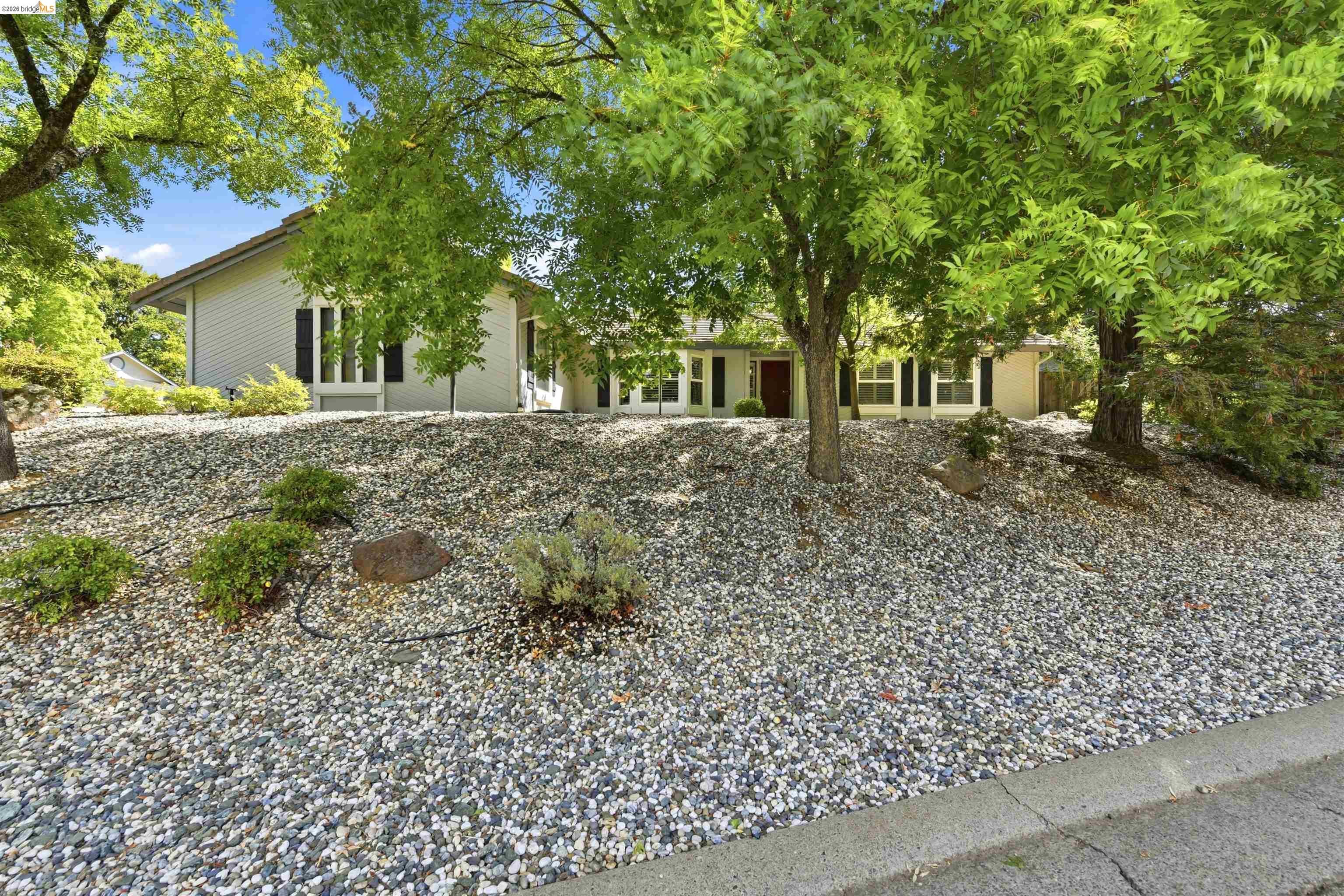 1734 Canberra Pl — photo