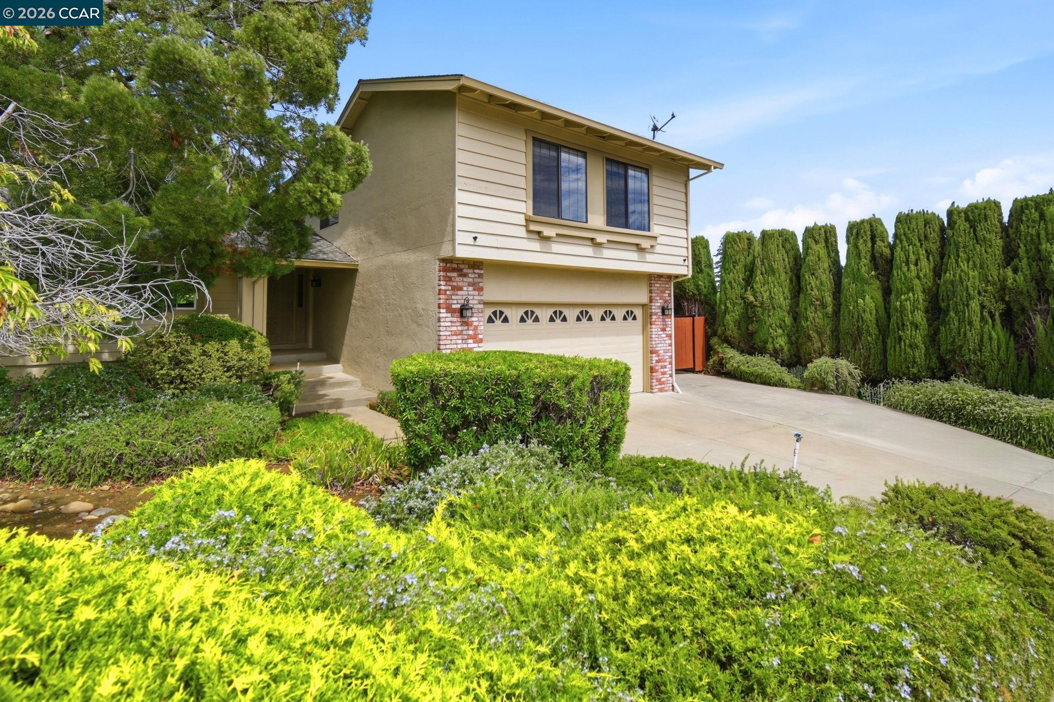 2942 Miller Dr — photo