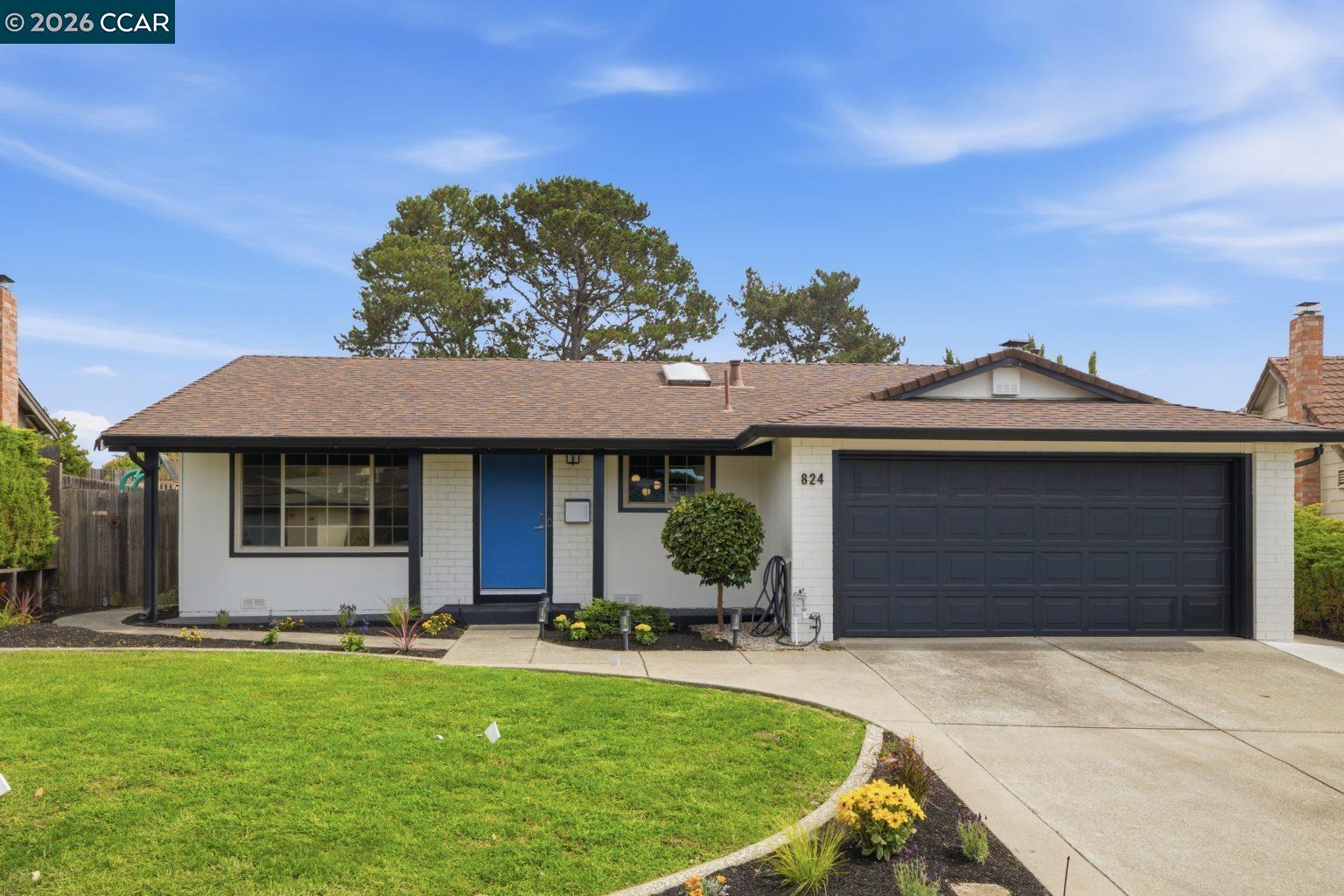 824 Coral Dr — photo