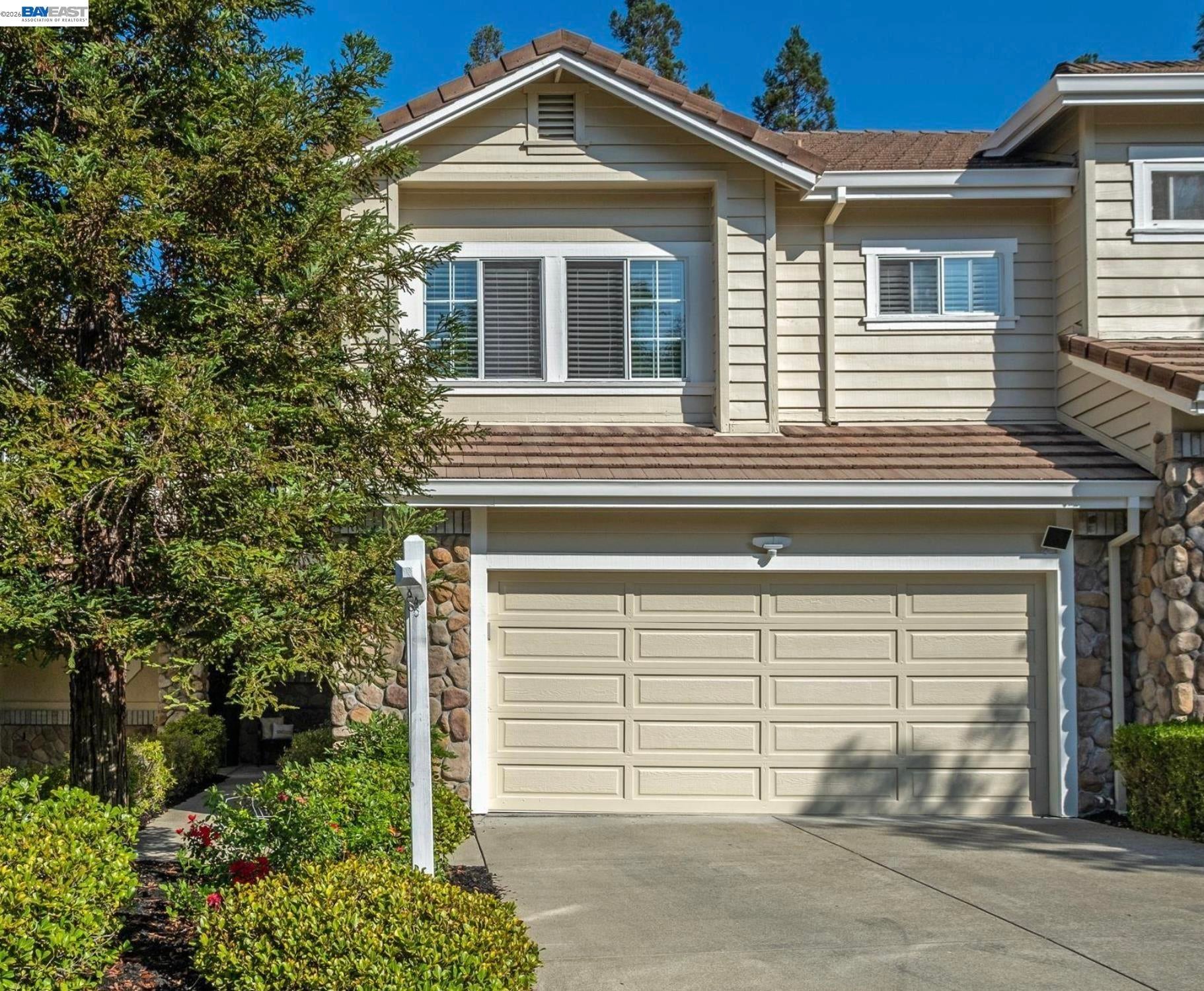 210 Wood Valley Pl — photo