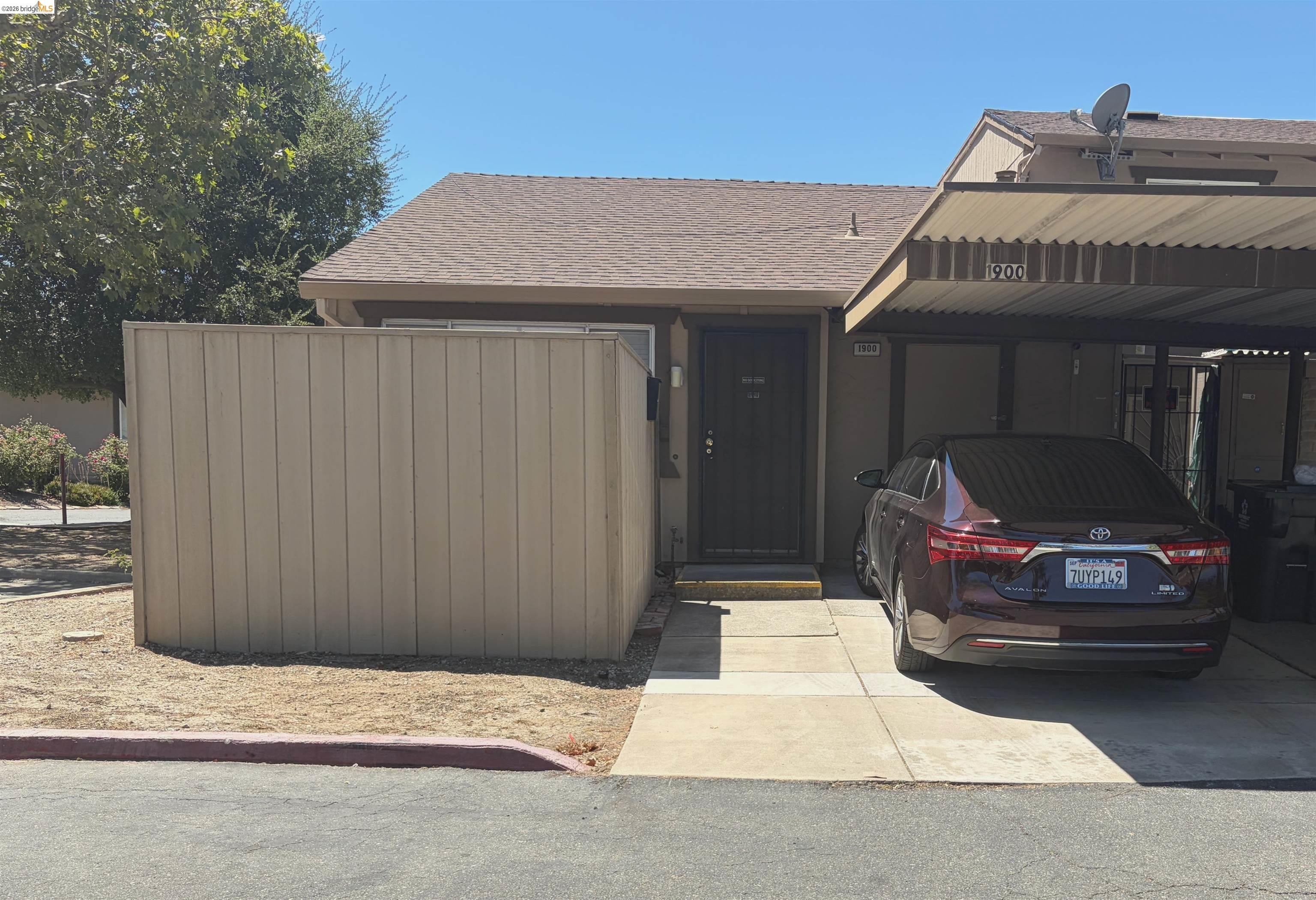1900 San Jose Dr — photo