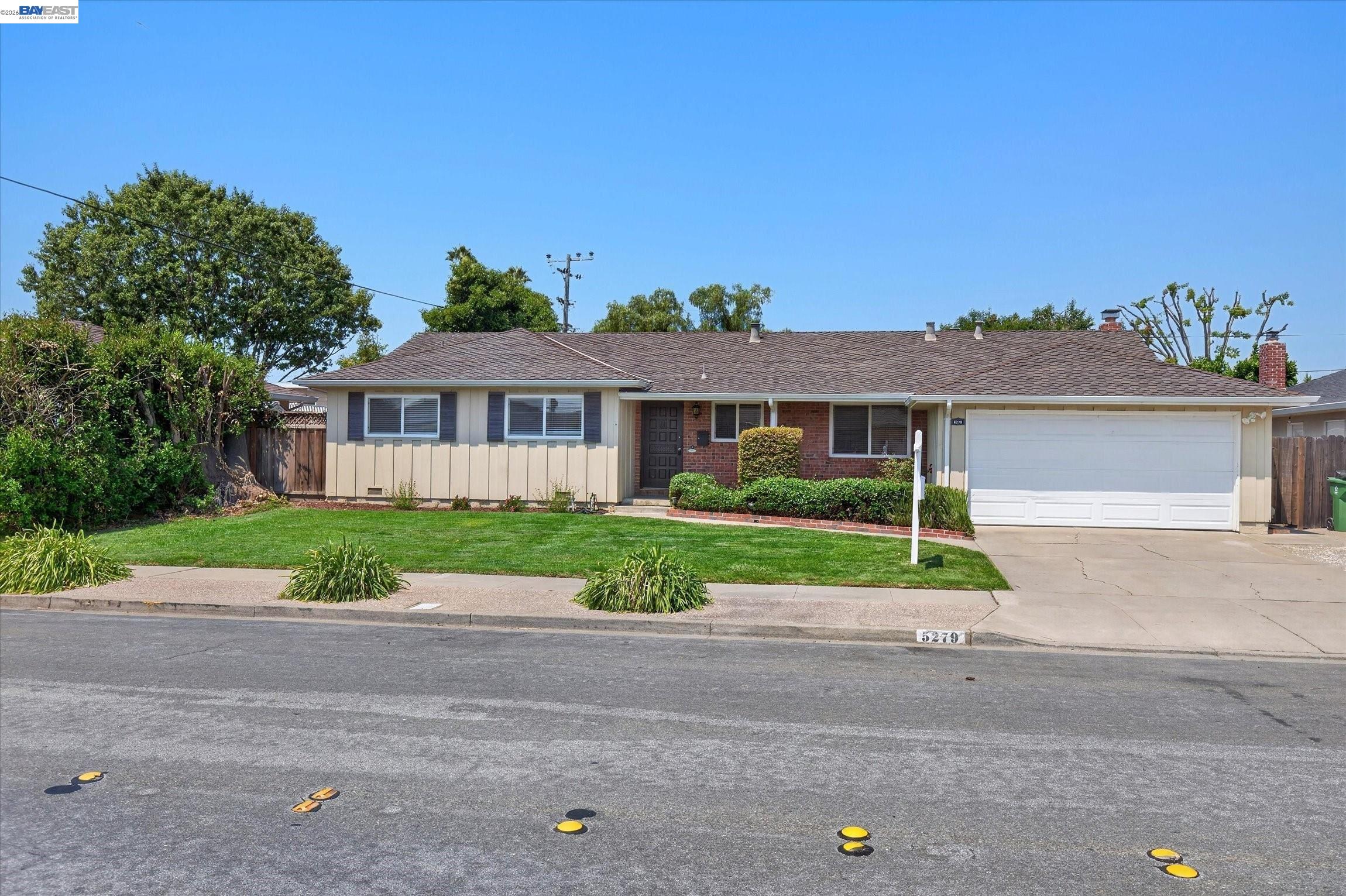 5279 Eggers Dr — photo