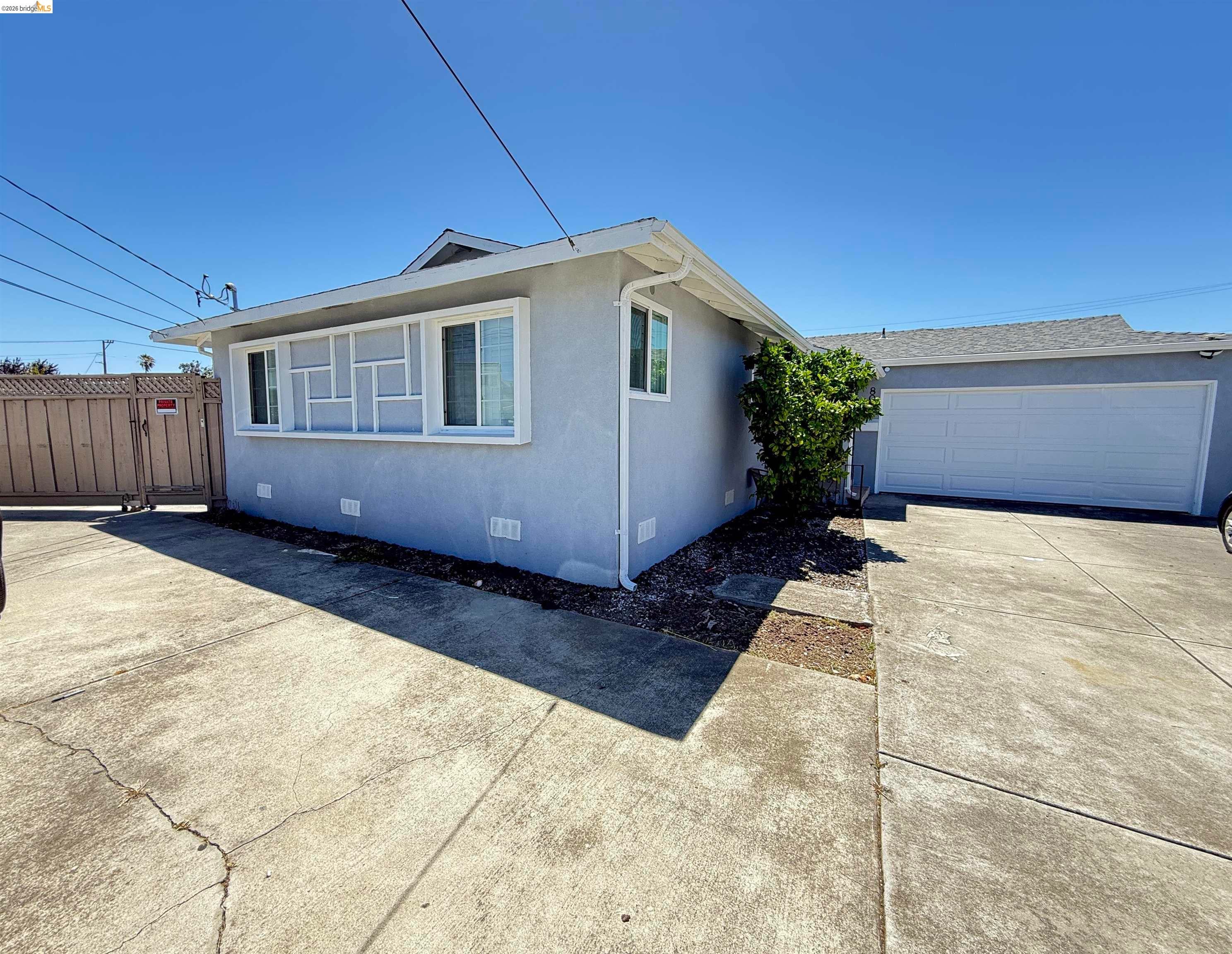8096 Juniper Ave — photo