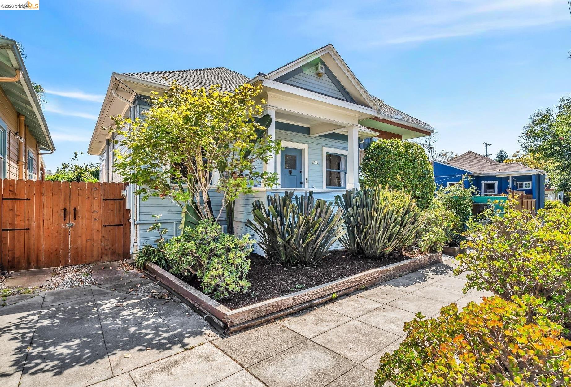 1710 Russell — photo