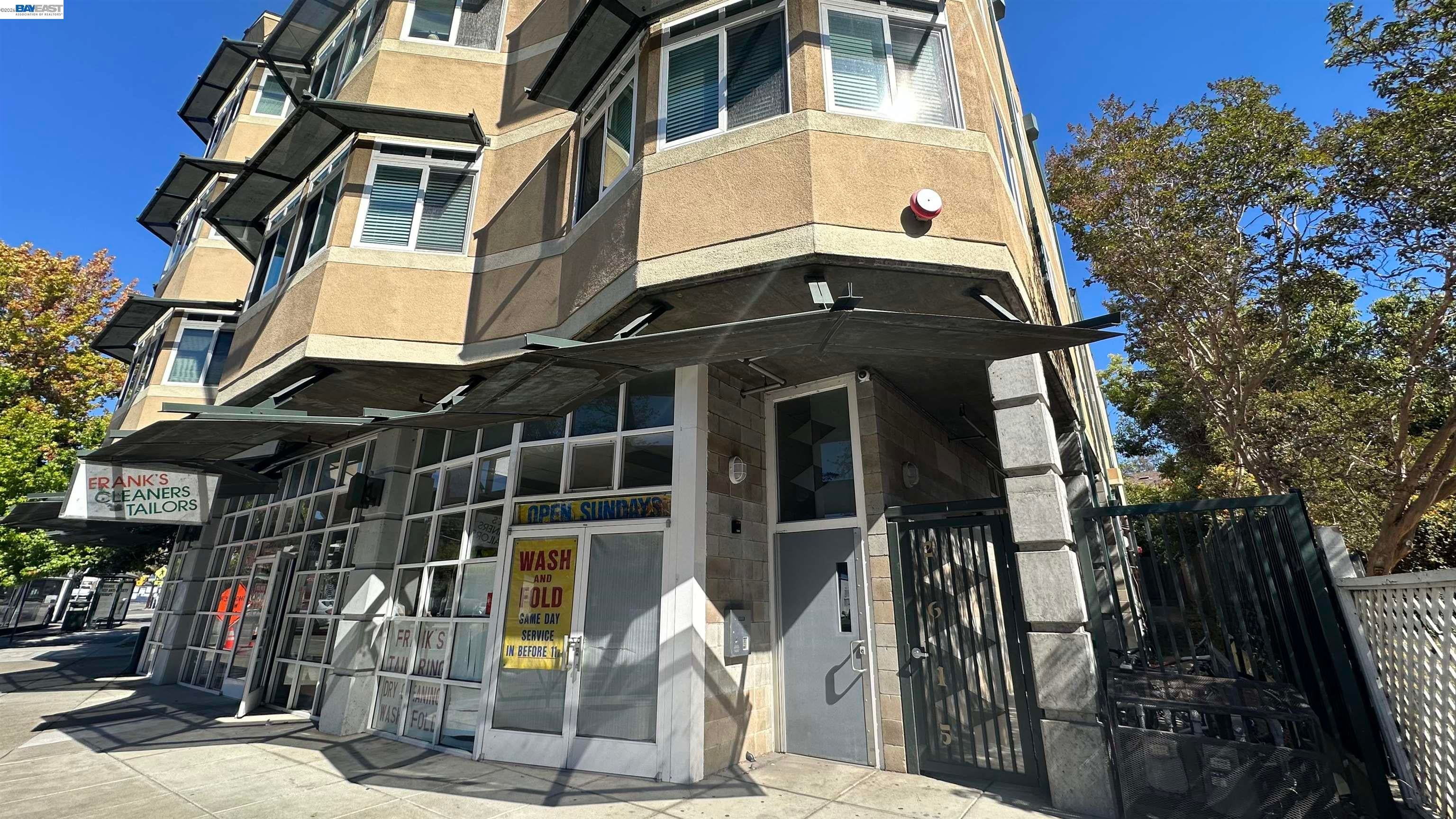 2615 Telegraph Ave — photo