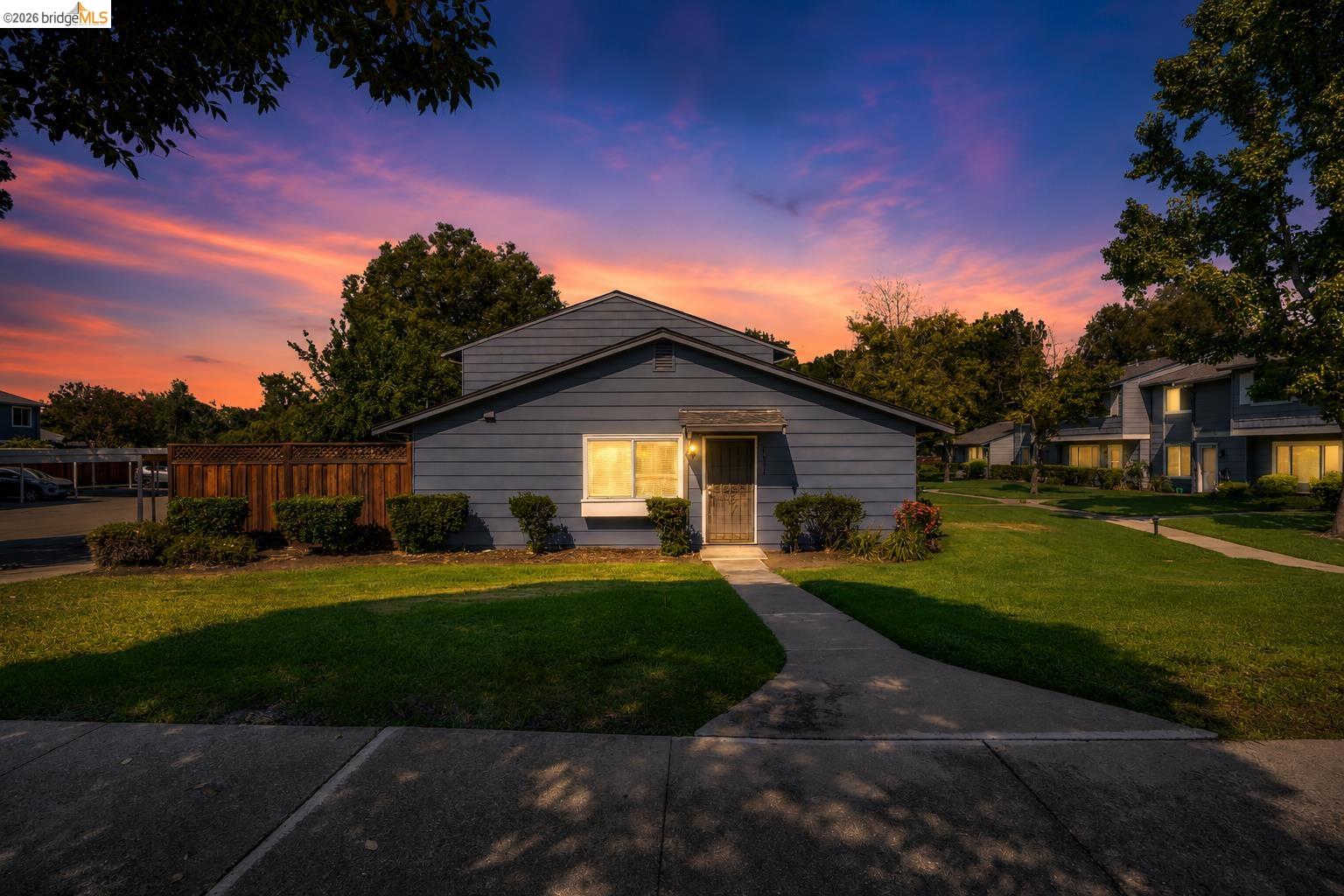 1651 Monterey Dr — photo