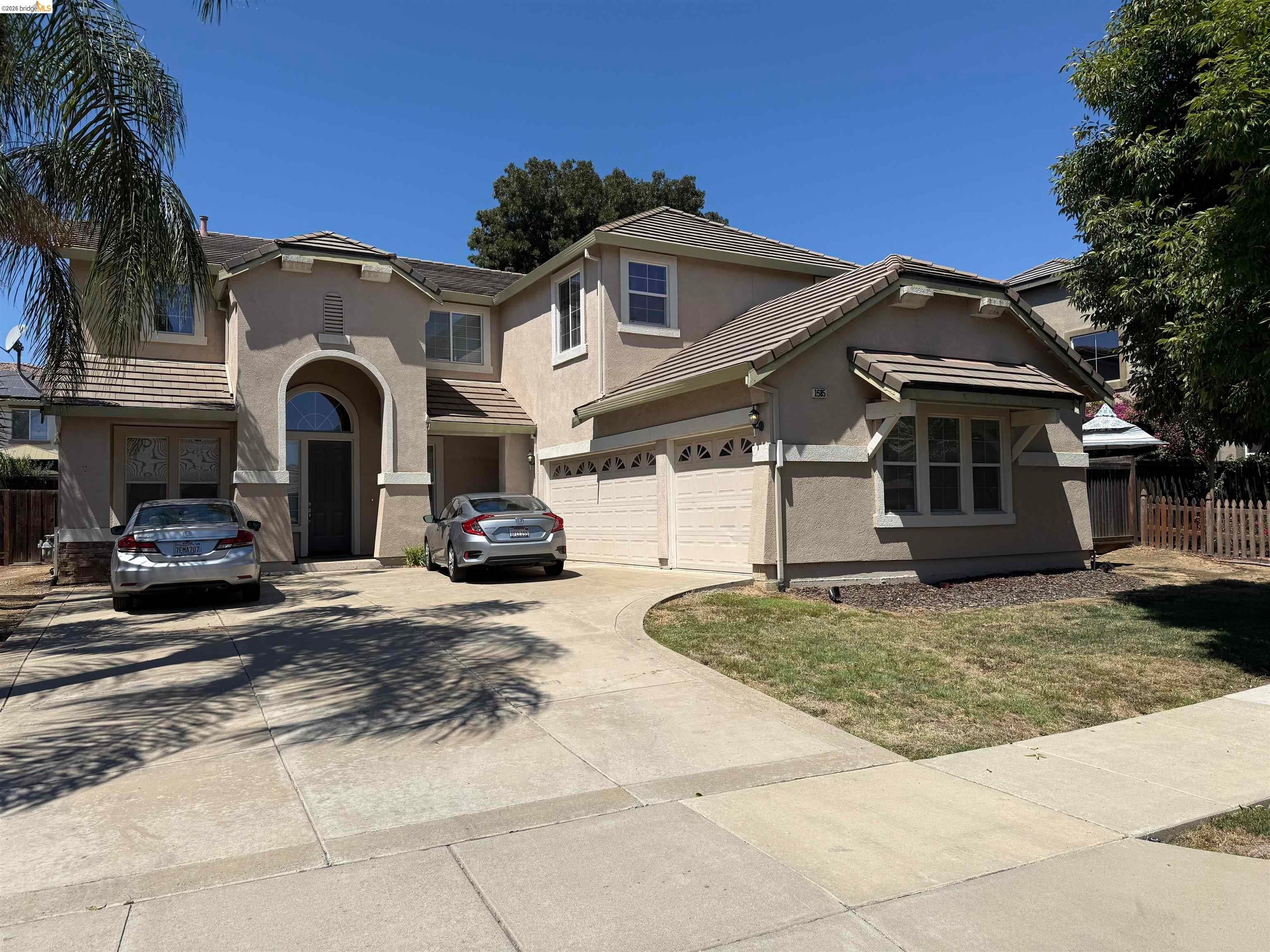 1585 Dawnview Dr — photo