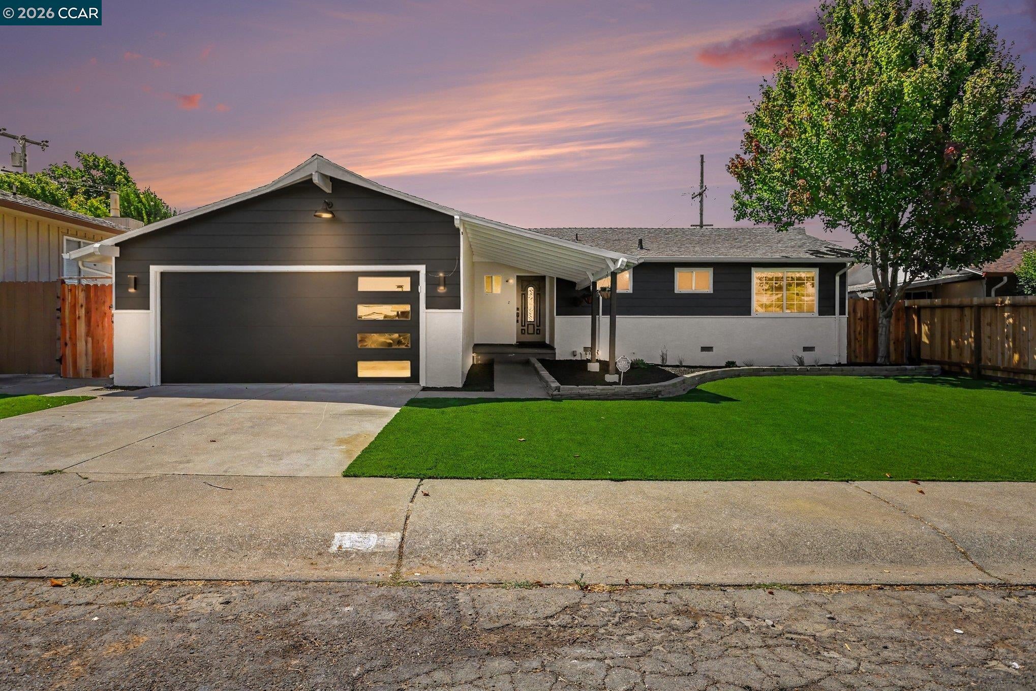 333 Lamont Ct — photo