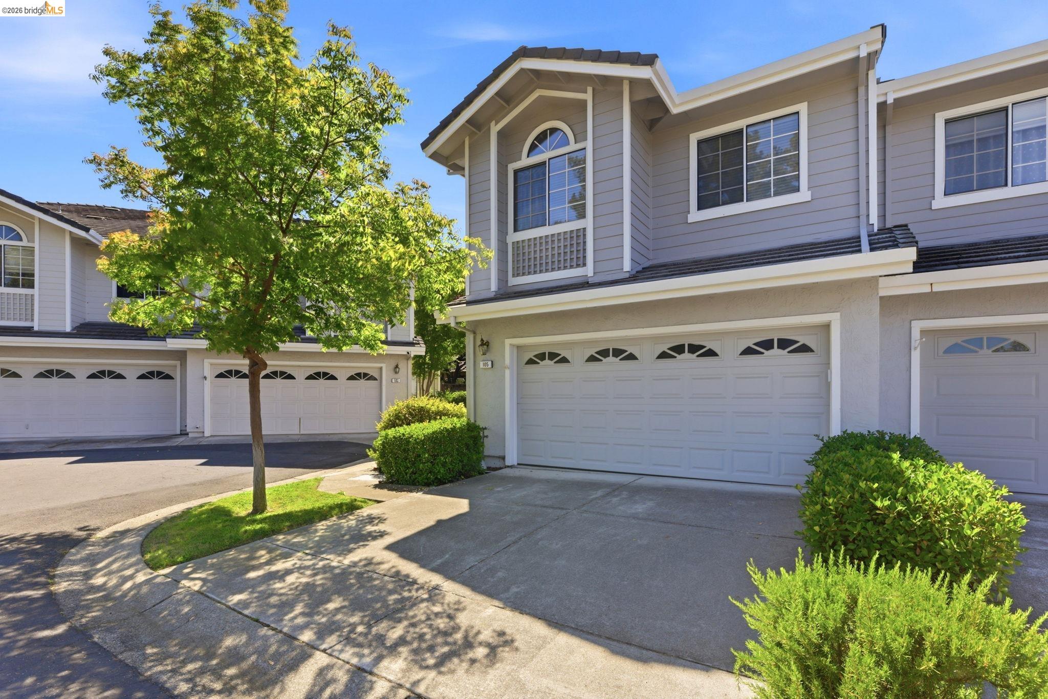 105 Heritage Park Dr — photo