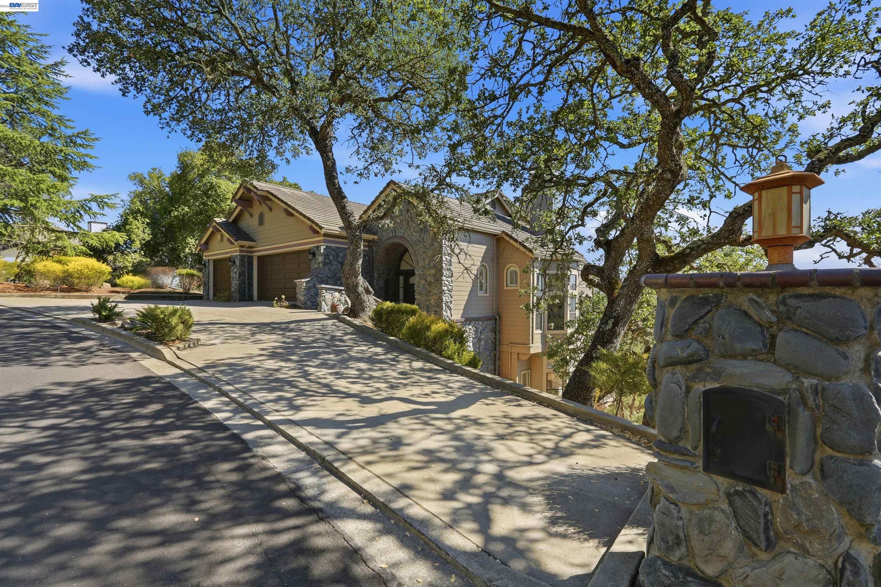 506 Oakshire Pl — photo