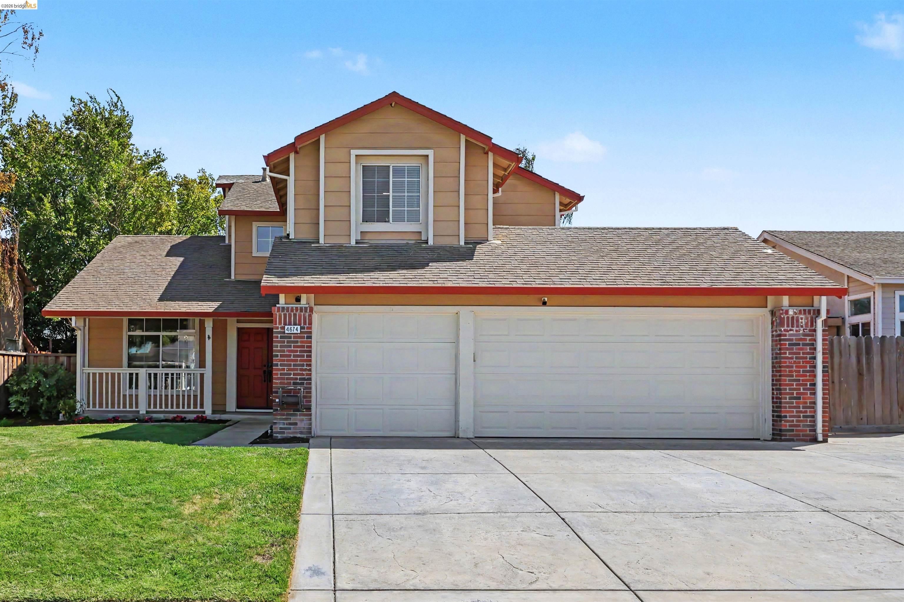 4674 La Vista Dr — photo