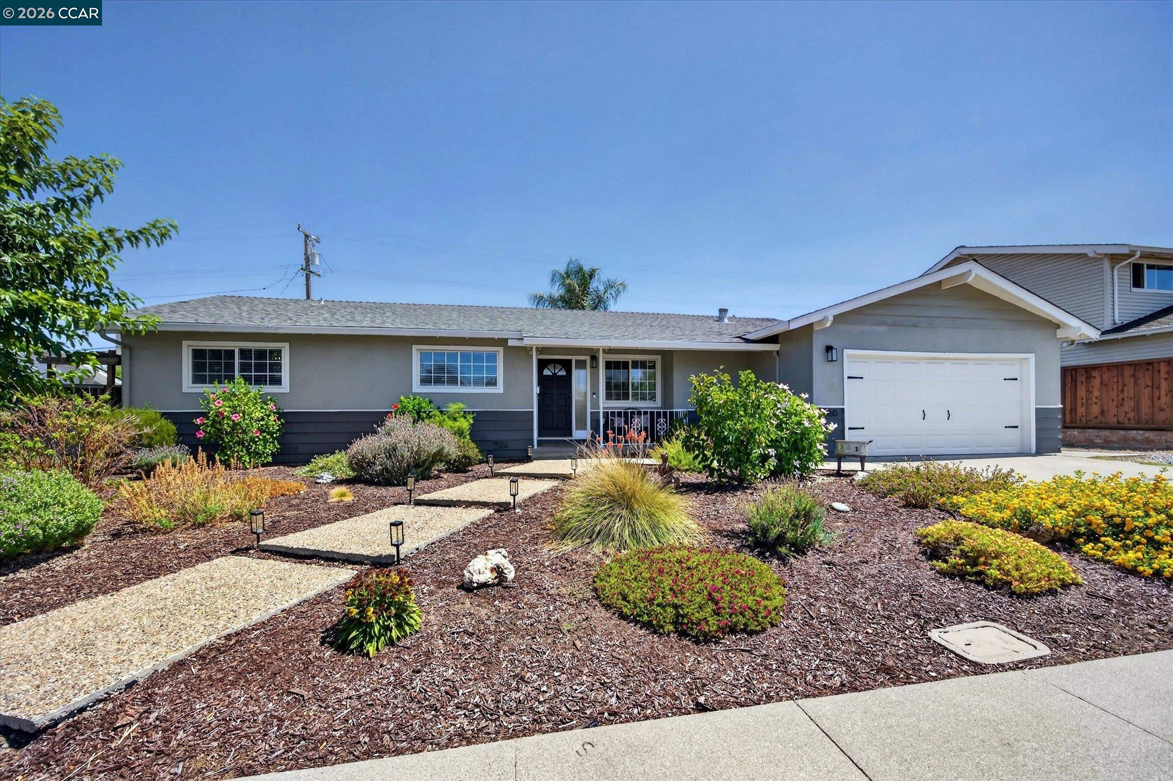 1560 American Beauty Dr — photo