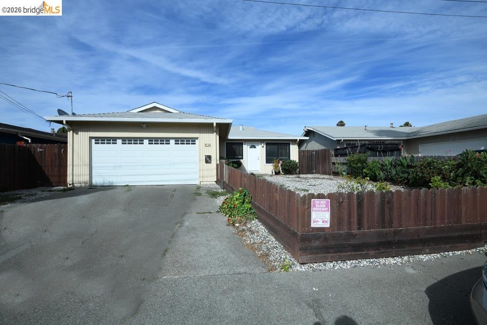 828 Grant St — photo