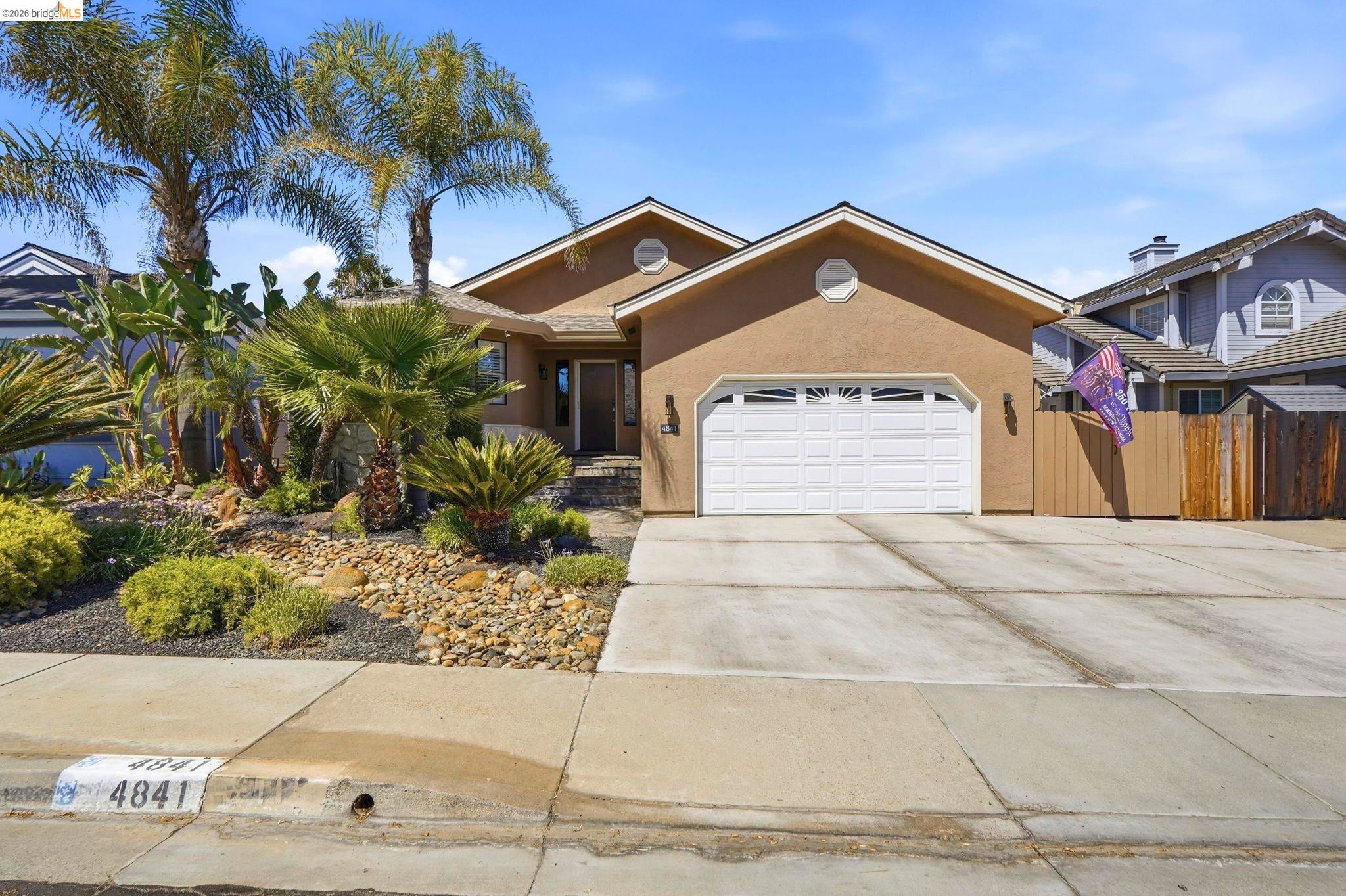 4841 Spinnaker Way — photo