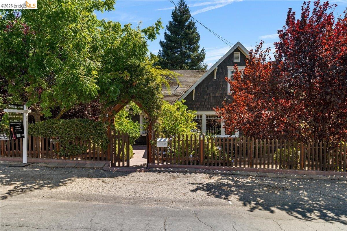 1202 Plaza Dr. — photo