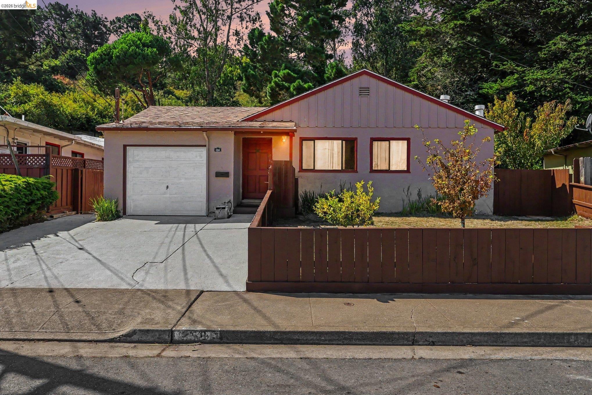 258 Dundee Drive — photo
