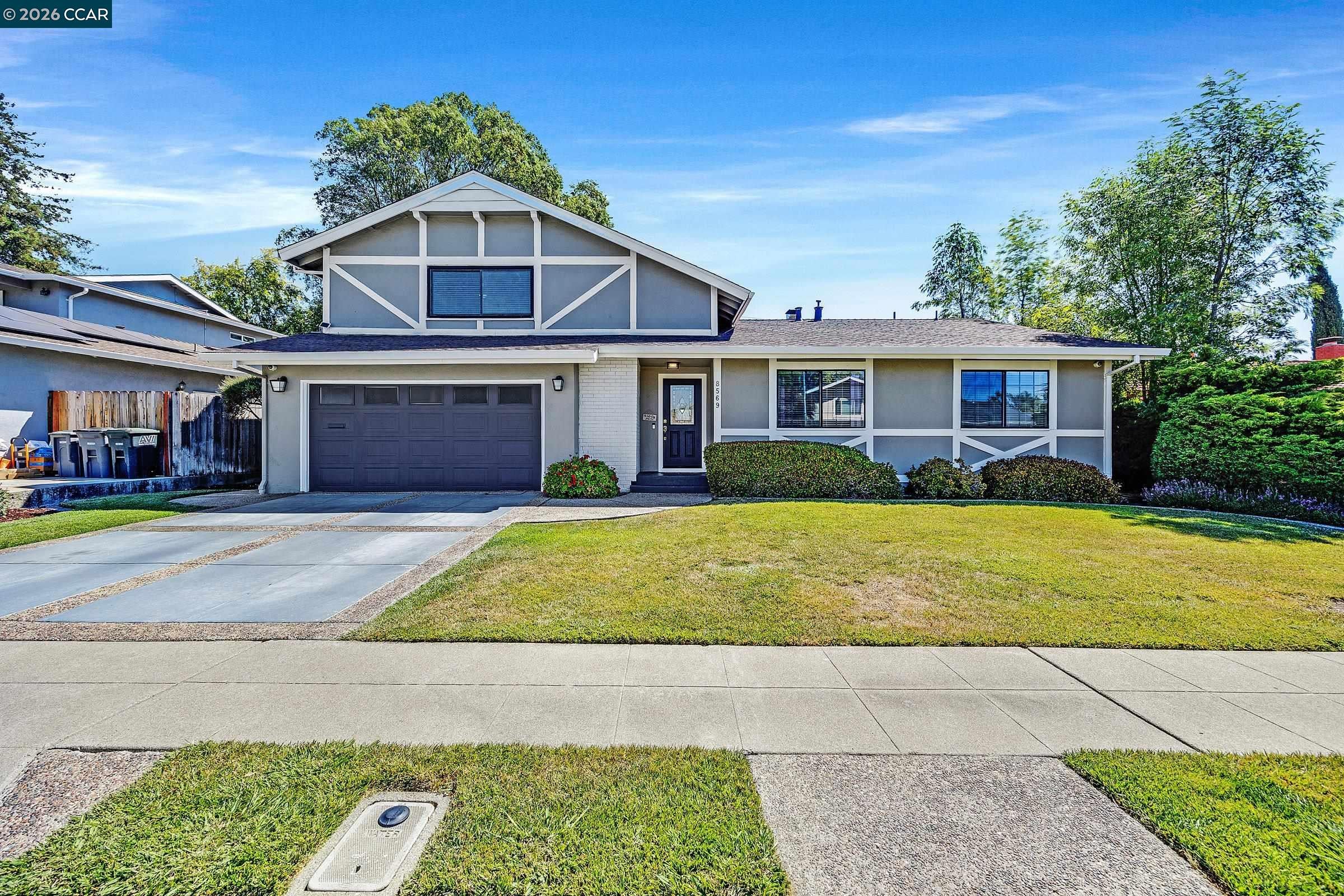 8569 Wicklow Ln — photo