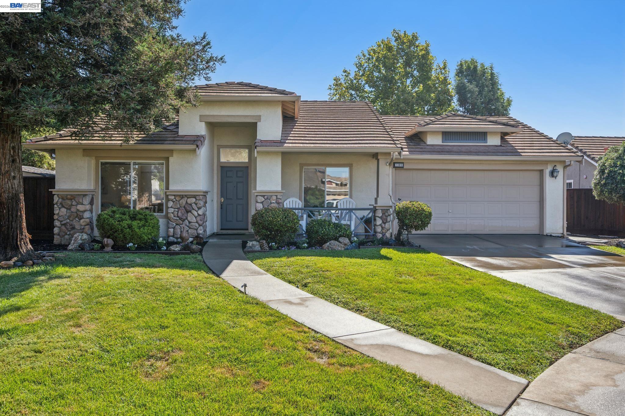 1395 Meadow Ct — photo