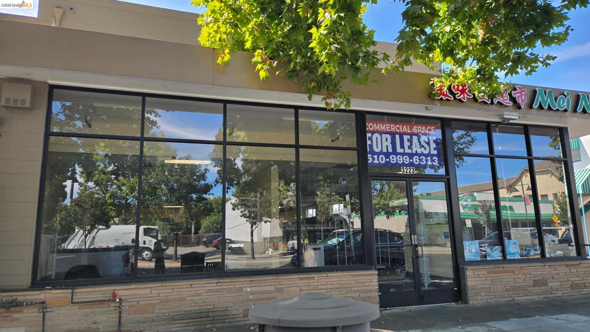 3223 Castro Valley Blvd — photo