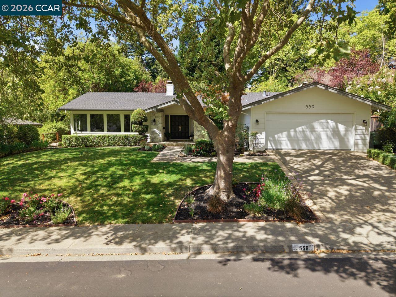 559 Old Orchard Dr — photo